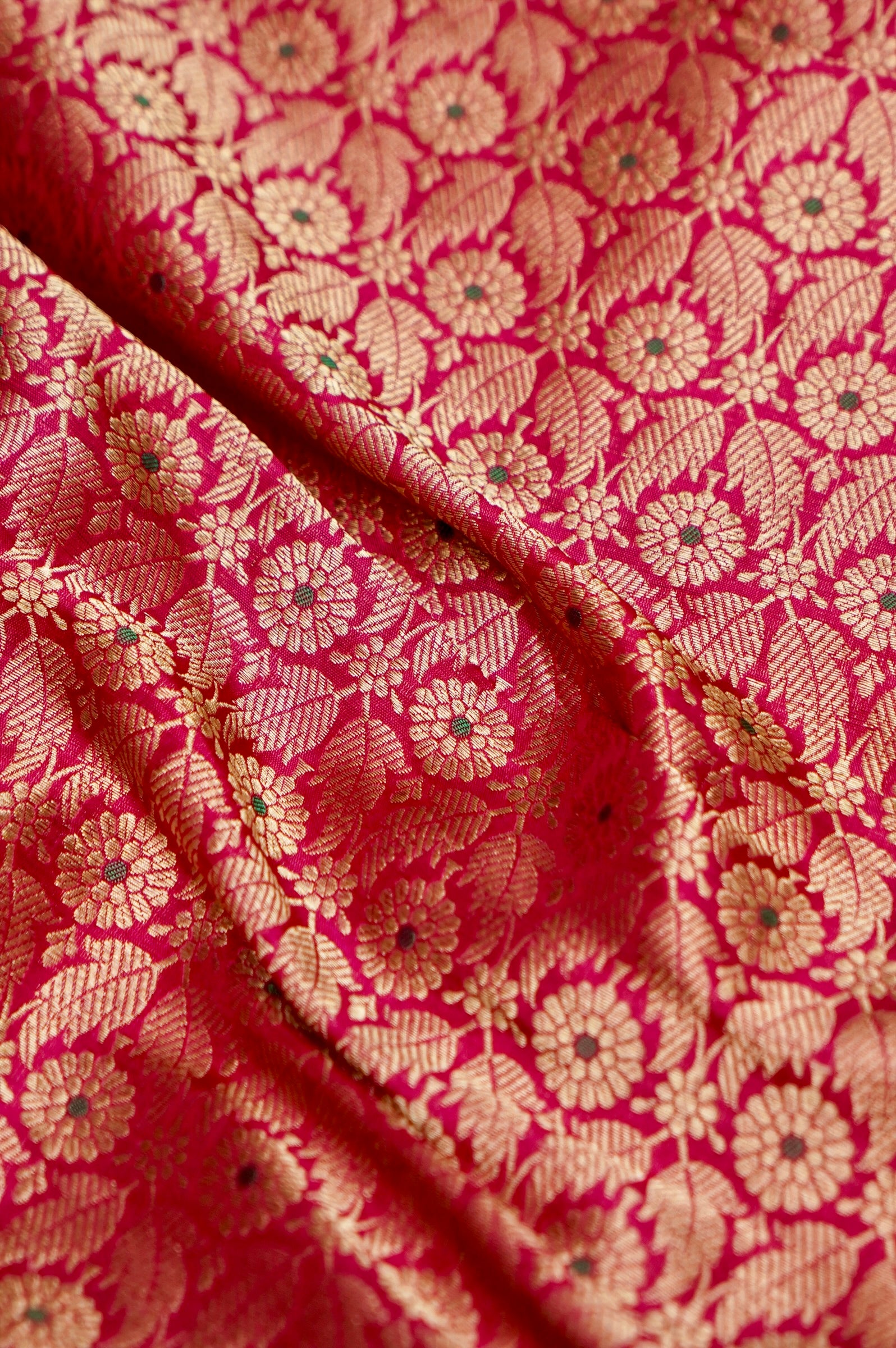 Pure Brocade Banarasi Leaf & Daisy Jaal Fabric in Pink - Khinkhwab