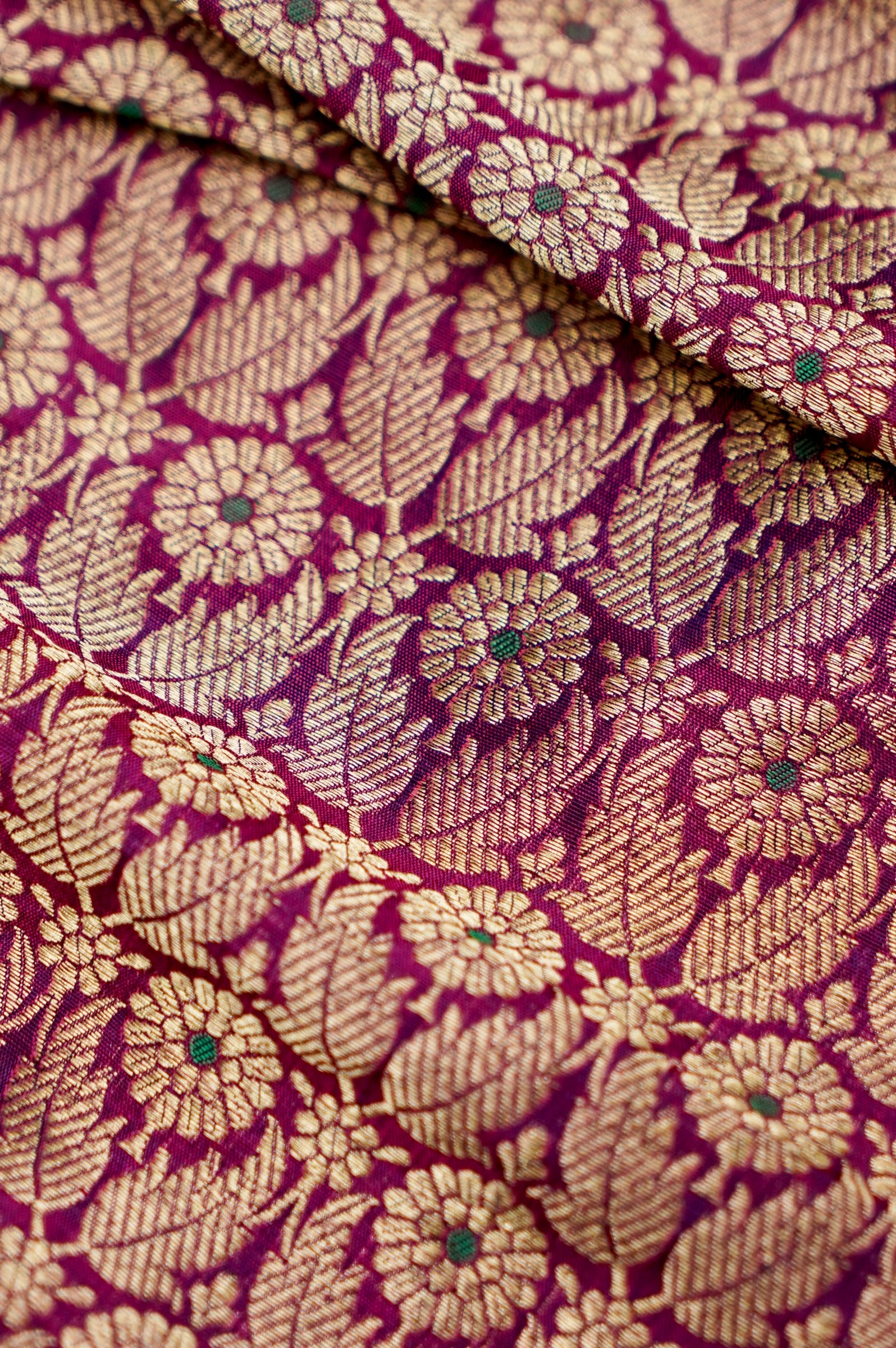 Pure Brocade Banarasi Leaf & Daisy Jaal Fabric in Purple - Khinkhwab