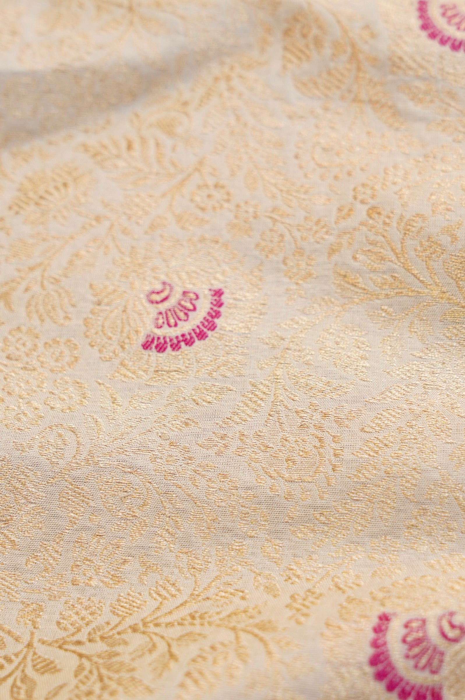 Pure Brocade Banarasi Fan Booti Fabric in White - Khinkhwab