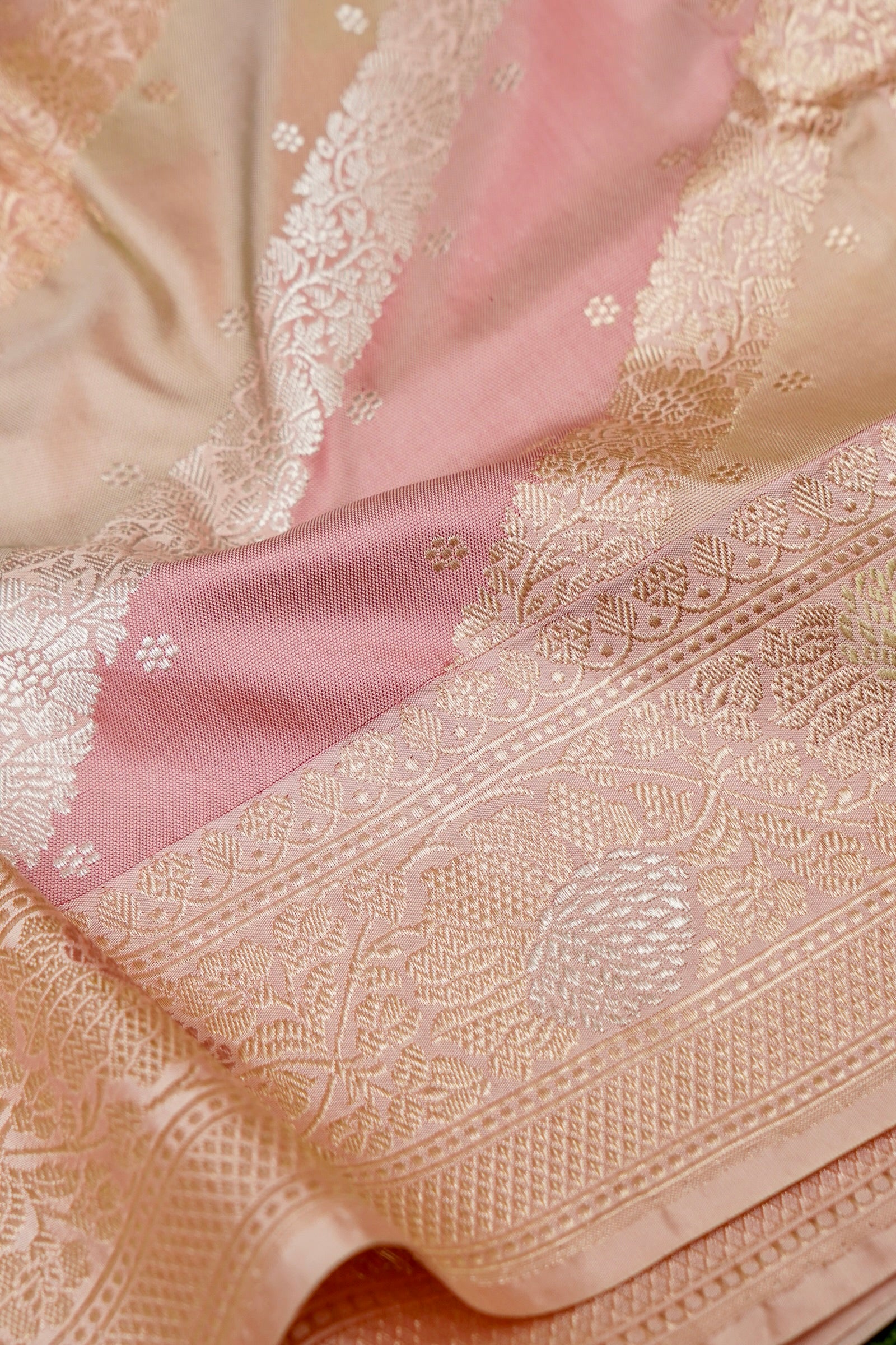 Banarasi Rangkat Katan Kadwa Handloom Saree in Pink Beige - Khinkhwab