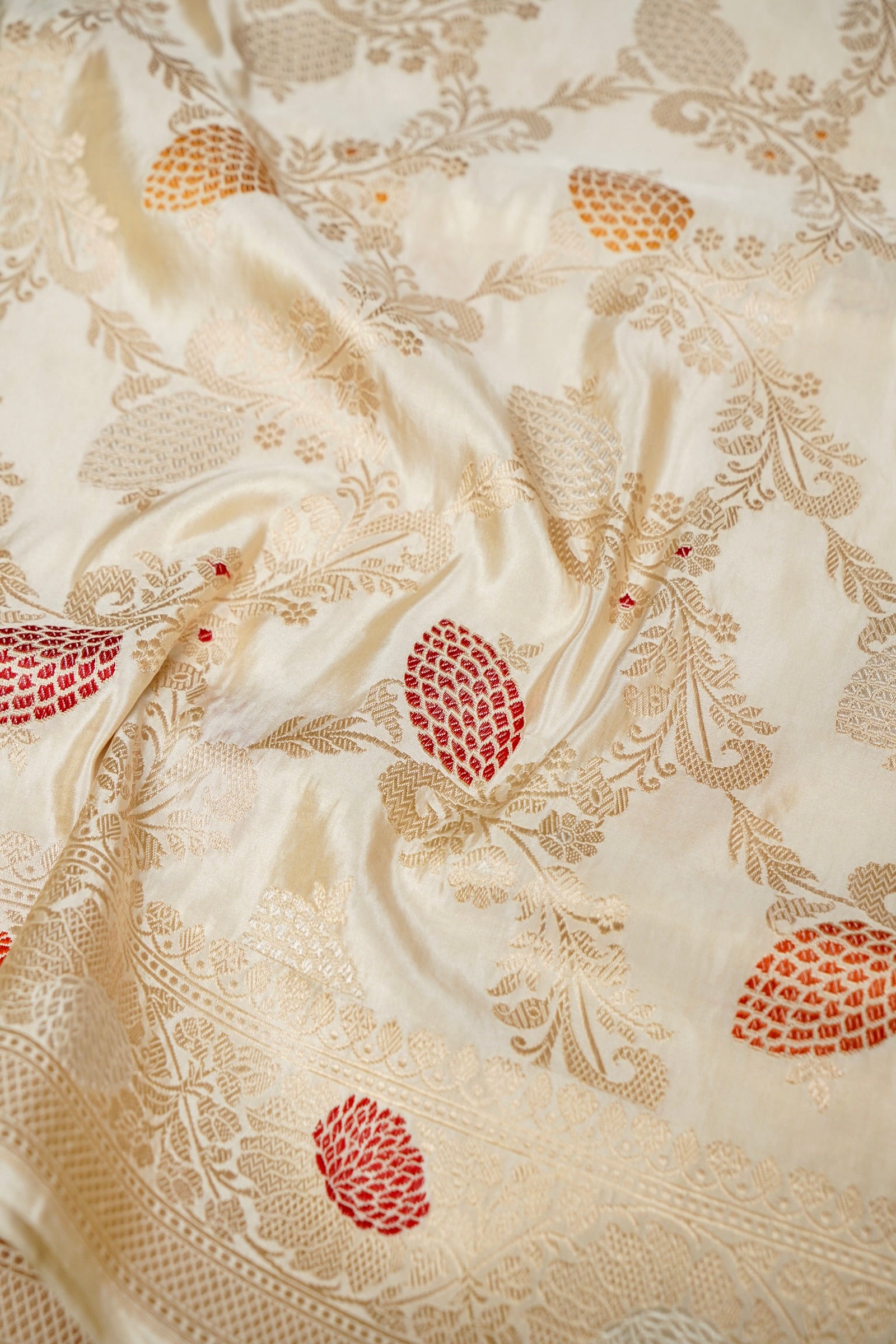 Banarasi Katan by Tissue Silk Kadwa Handloom Saree in Ivory - Khinkhwab