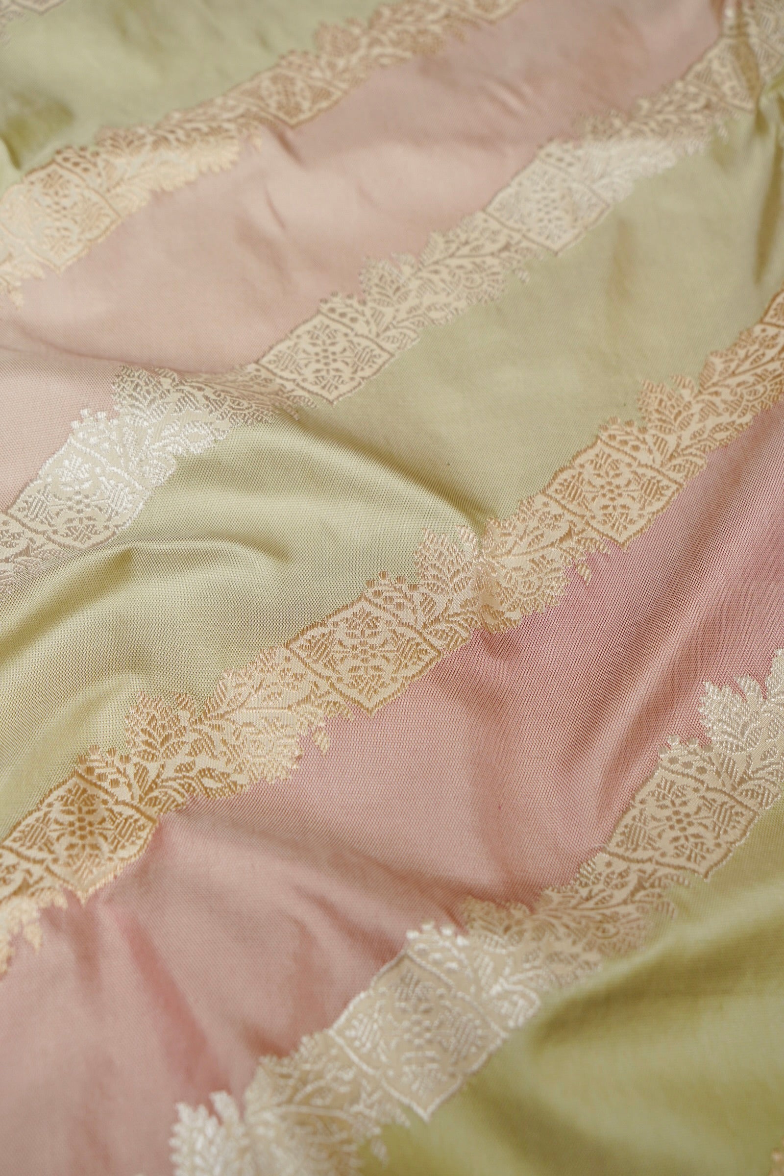 Banarasi Rangkat Katan Silk Kadwa Handloom Saree in Sage Green - Khinkhwab