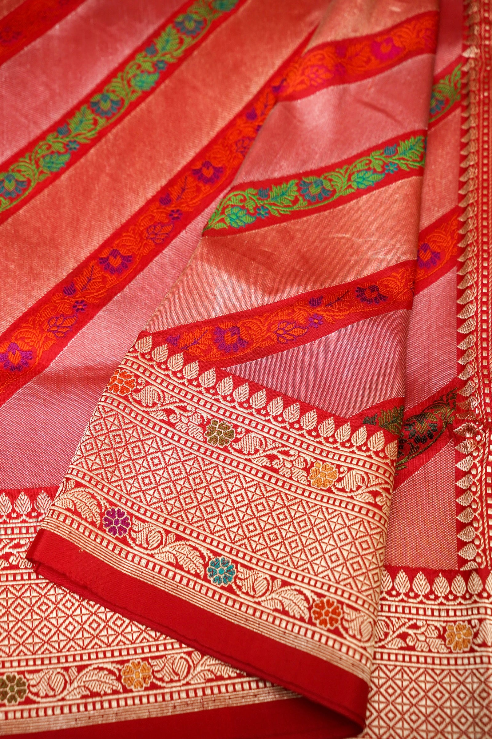 Coral Katan Silk Kadwa Leheriya Banarasi Saree - Khinkhwab