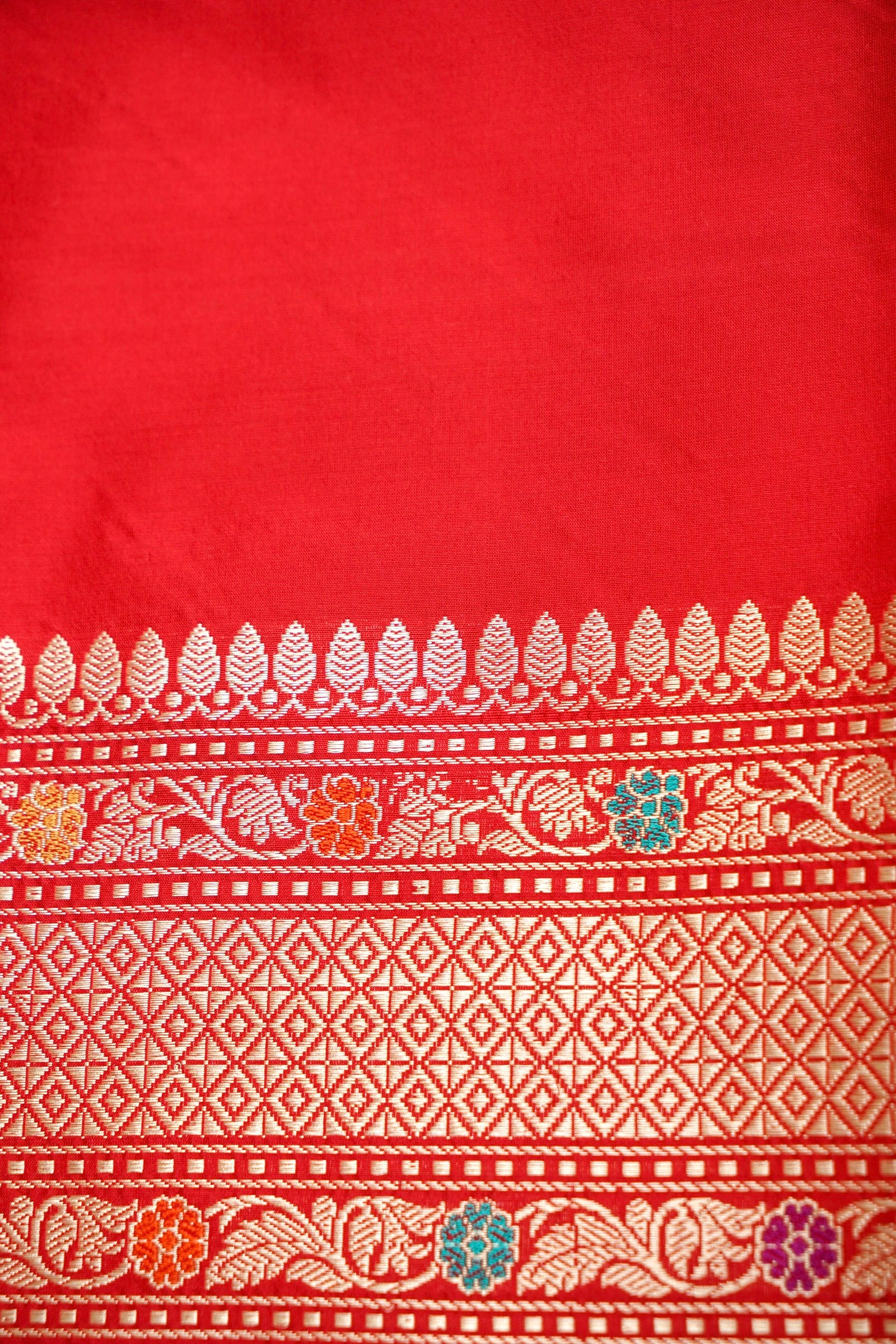 Coral Katan Silk Kadwa Leheriya Banarasi Saree - Khinkhwab