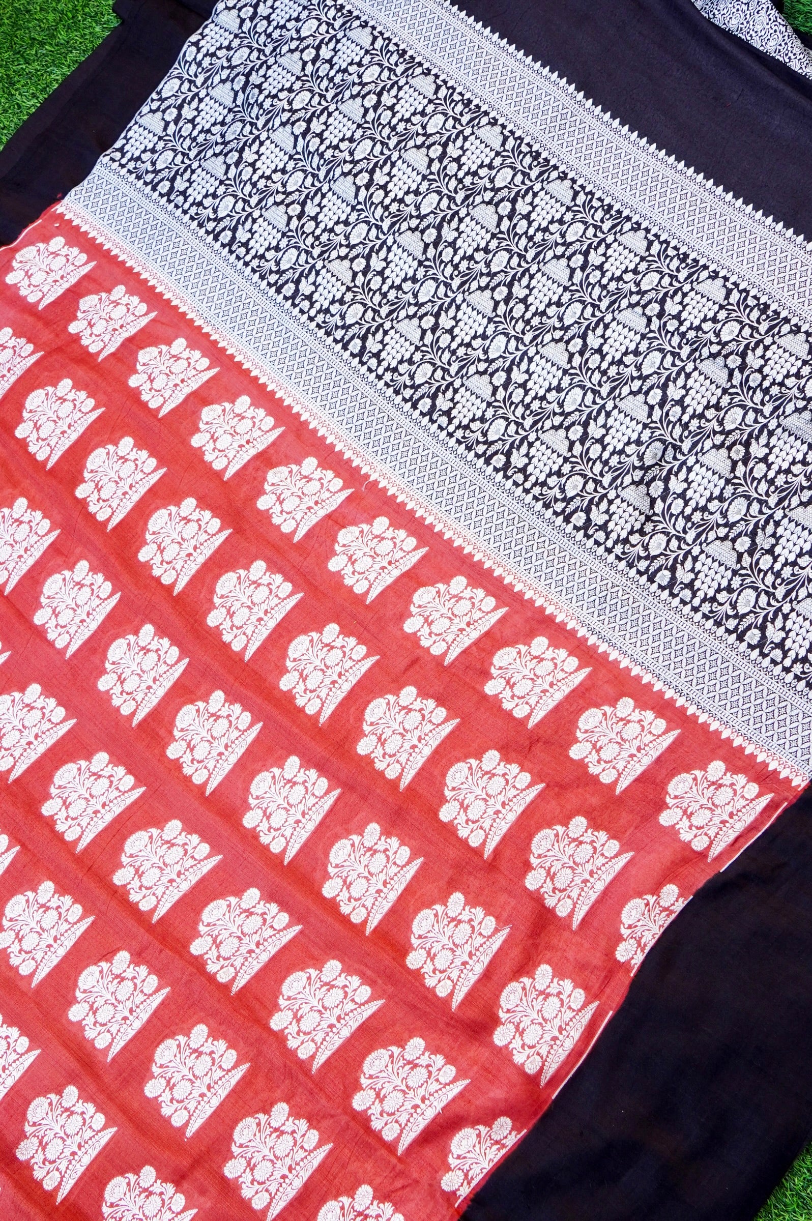 Pure Moonga Silk Handloom Banarasi Saree with Satin Border