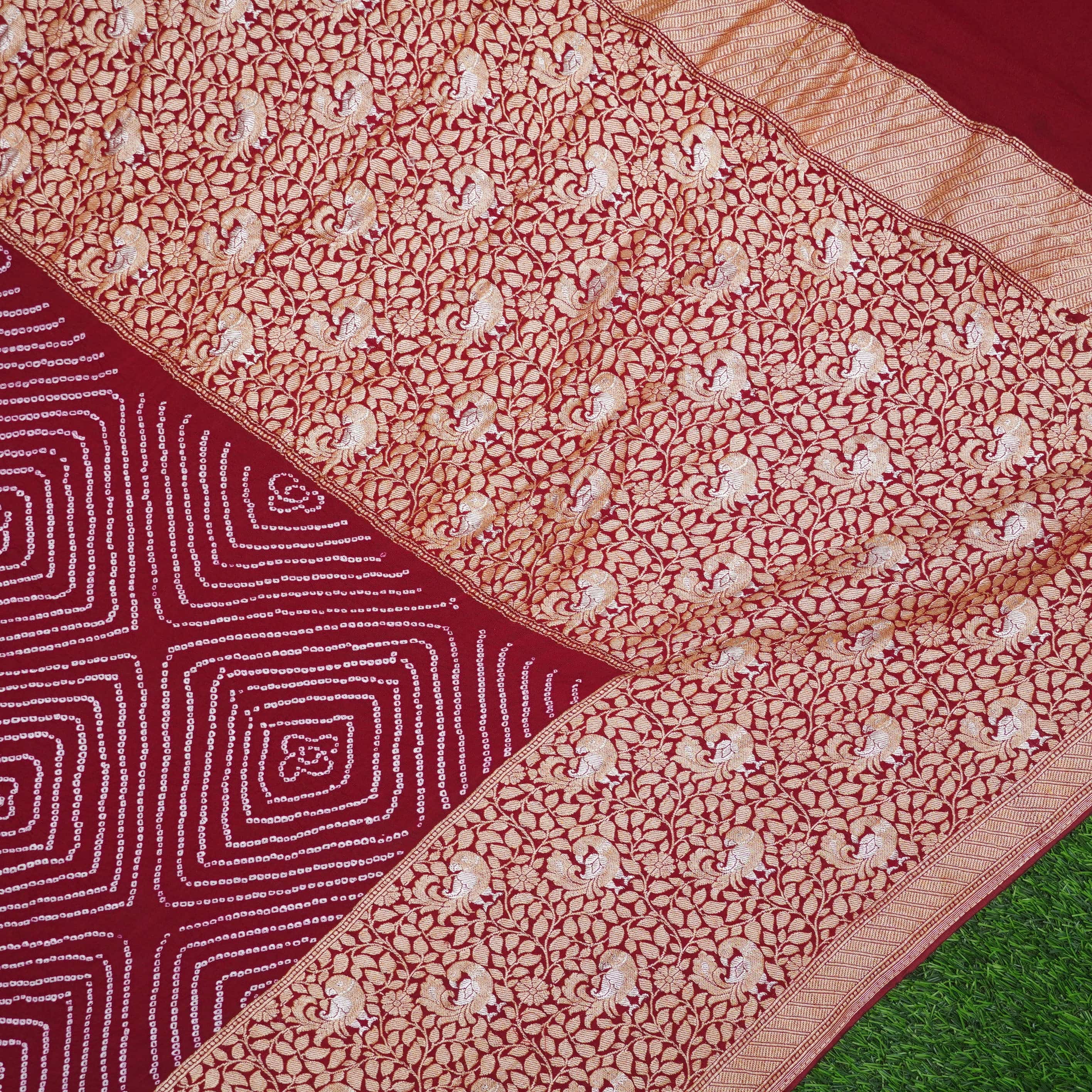 Handloom Banarasi Georgette Bandhani Saree