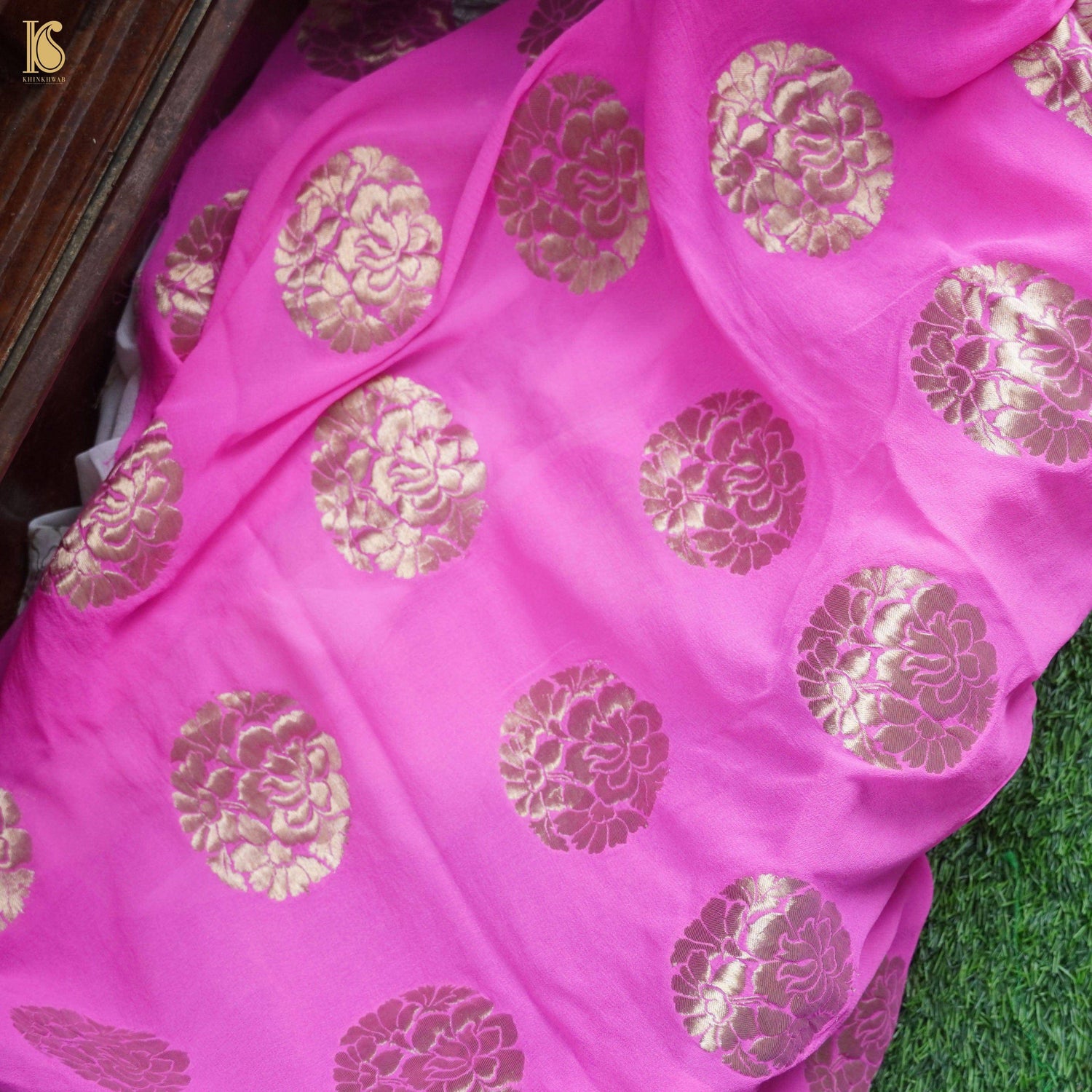 Pure Georgette Handloom Banarasi Pink Fabric