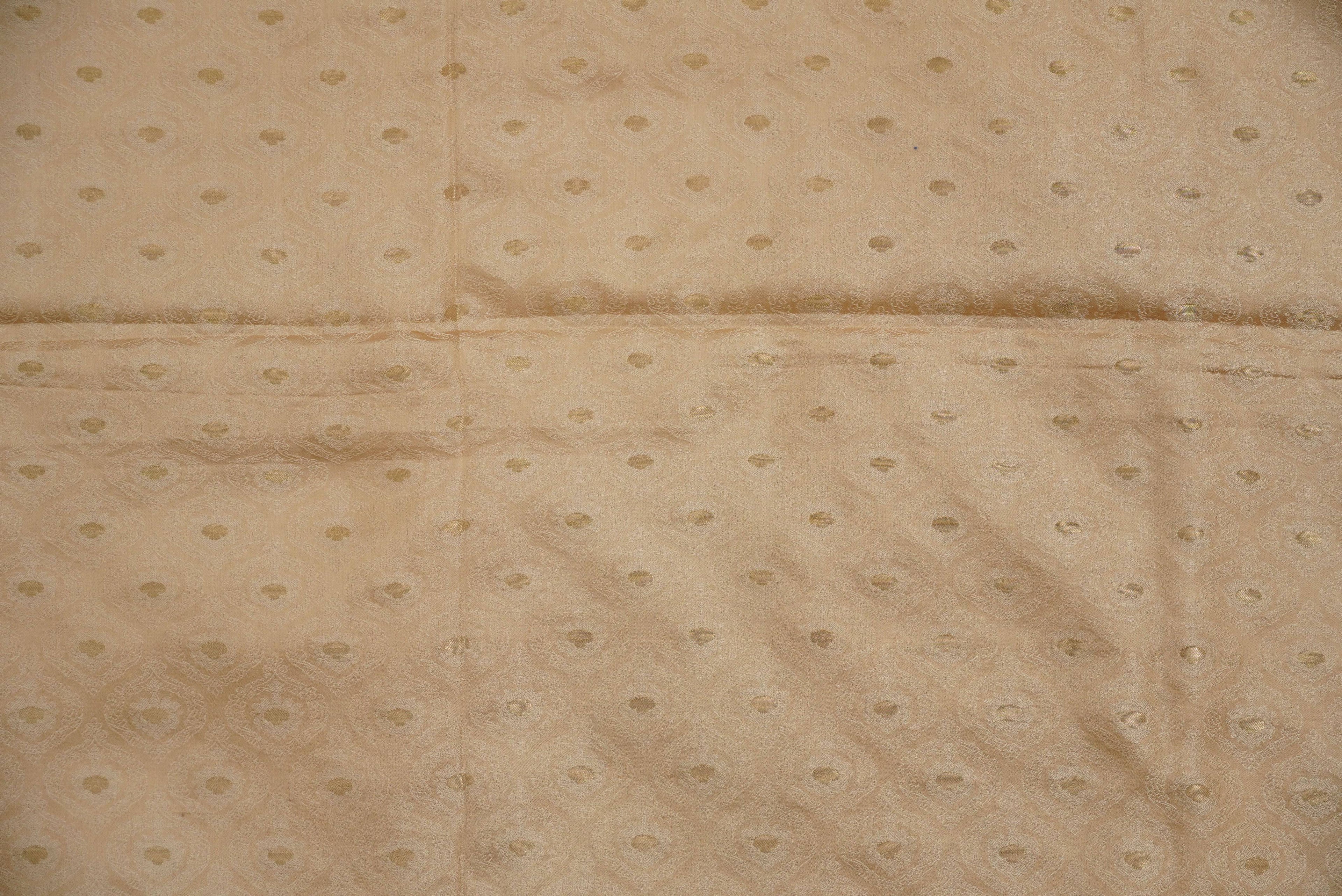Handloom Banarasi Tanchoi Silk Jasmine Fabric