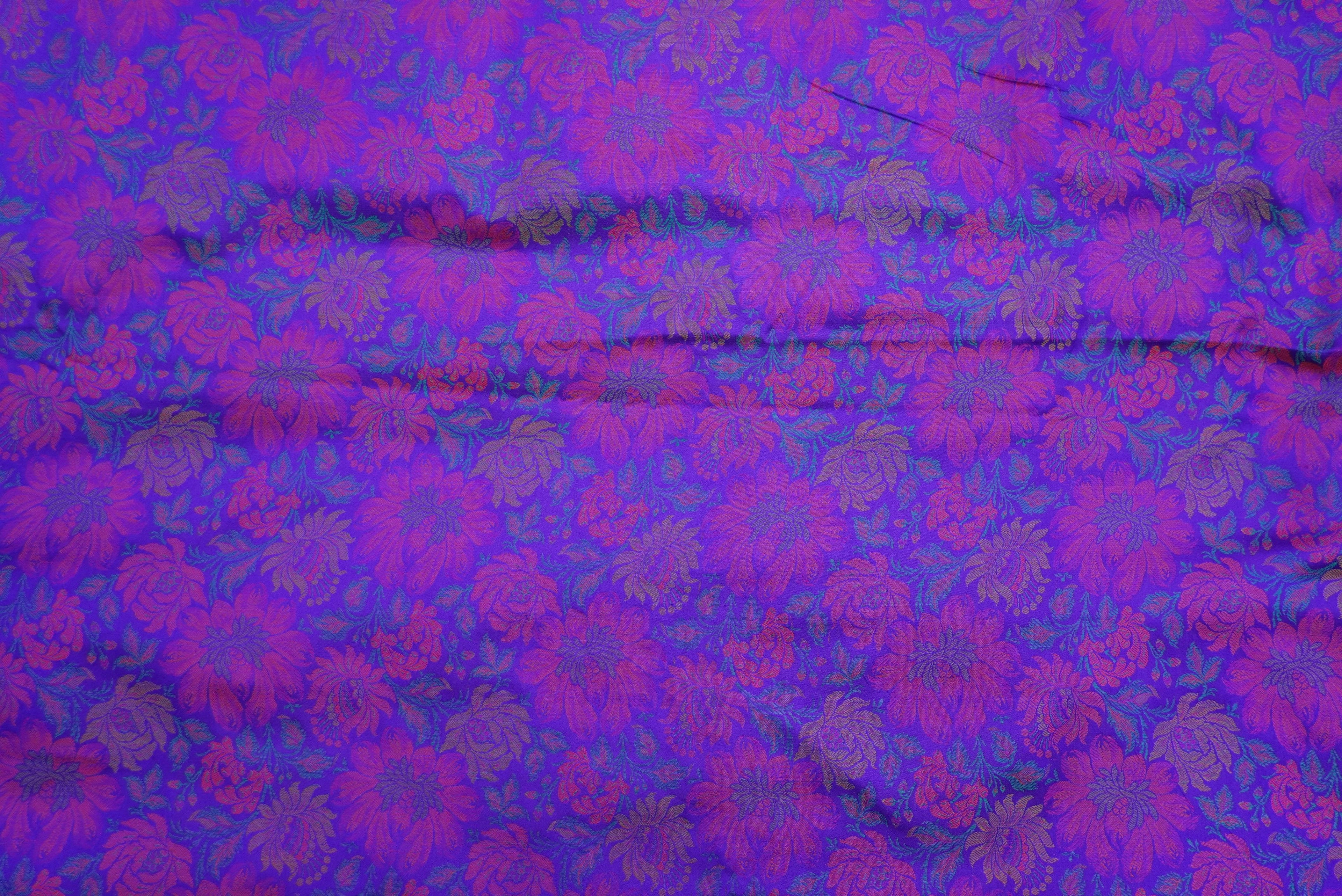 Handloom Banarasi Tanchoi Silk Dahlia Fabric