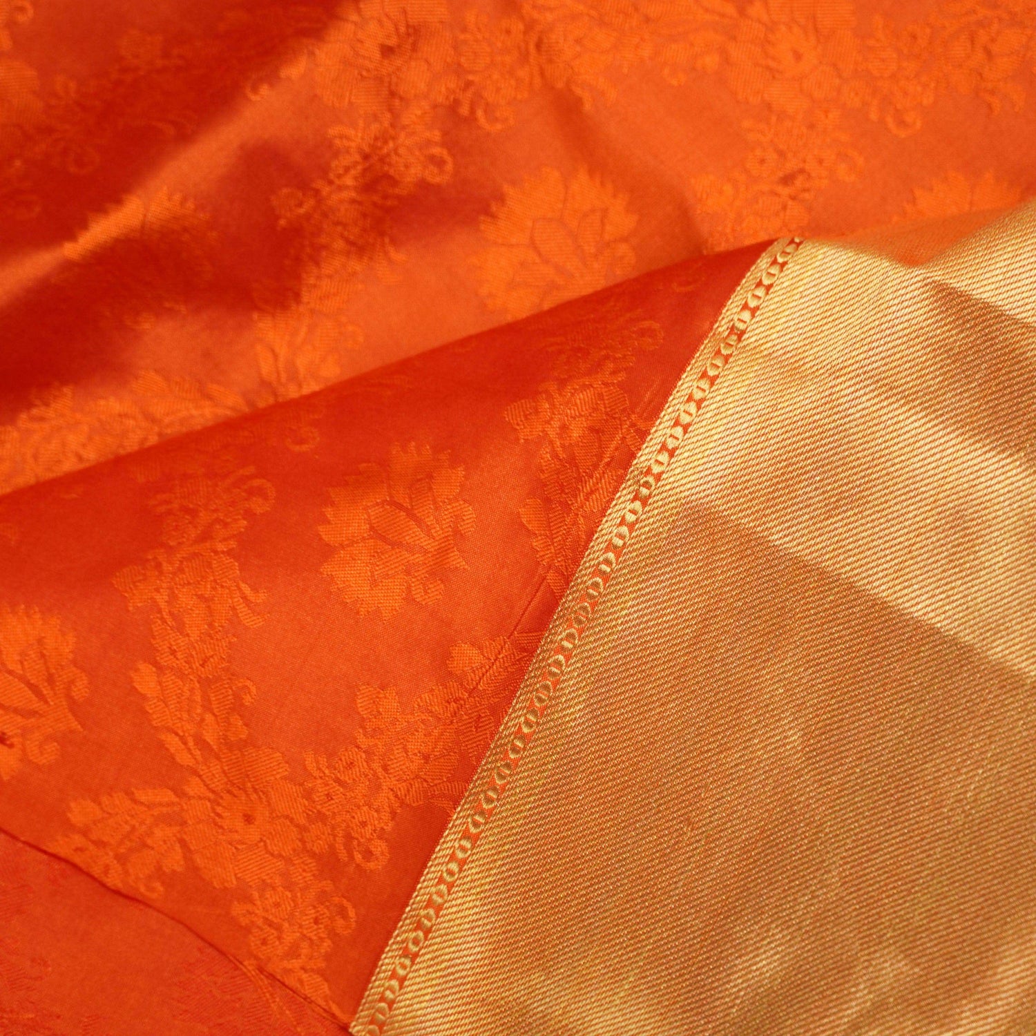 Handloom Banarasi Tanchoi Silk Fabric