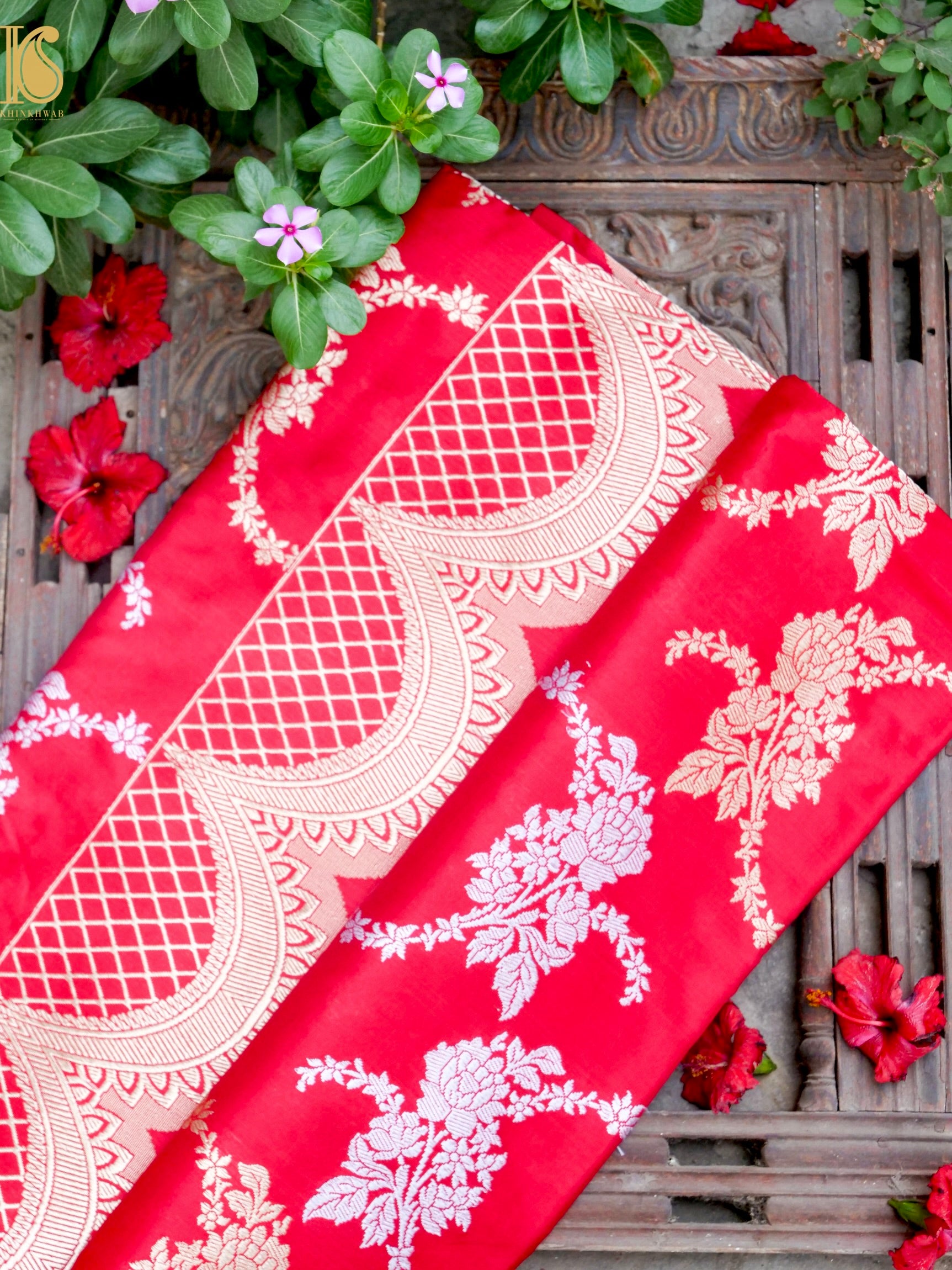 Banarasi Katan Silk Handwoven Kadwa Scalloped Border Saree