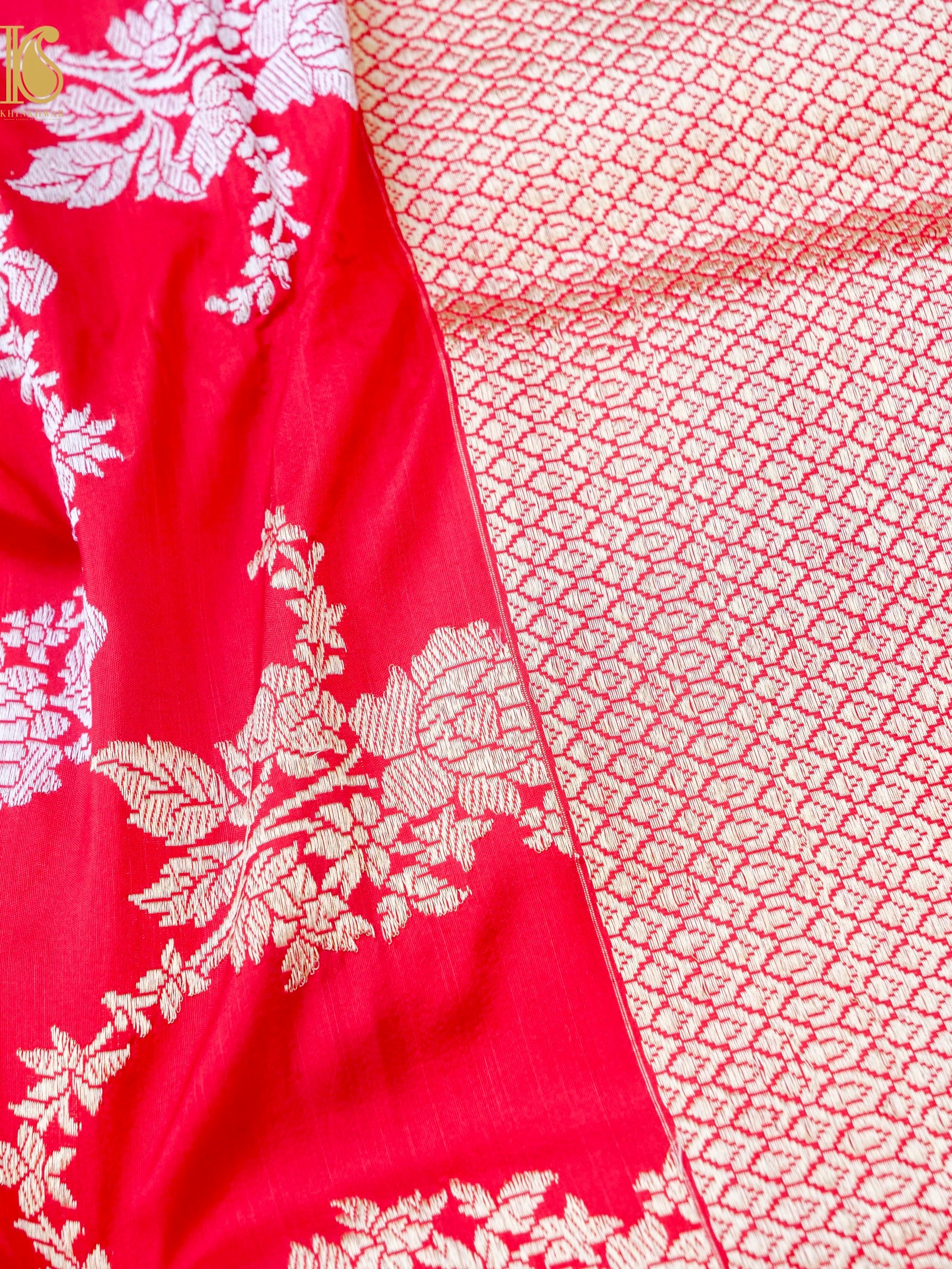 Banarasi Katan Silk Handwoven Kadwa Scalloped Border Saree