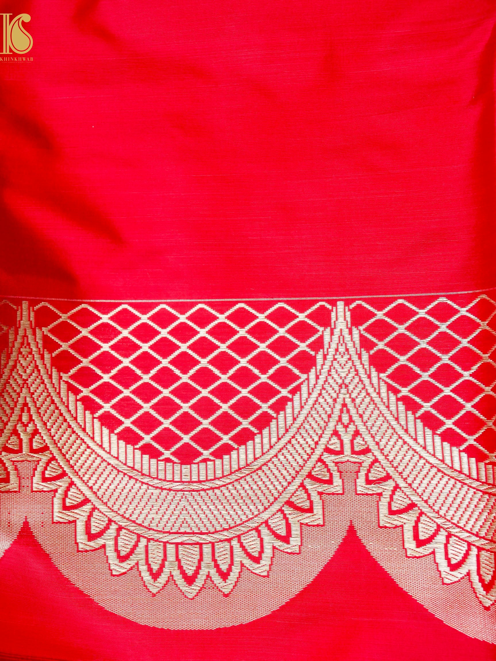 Banarasi Katan Silk Handwoven Kadwa Scalloped Border Saree
