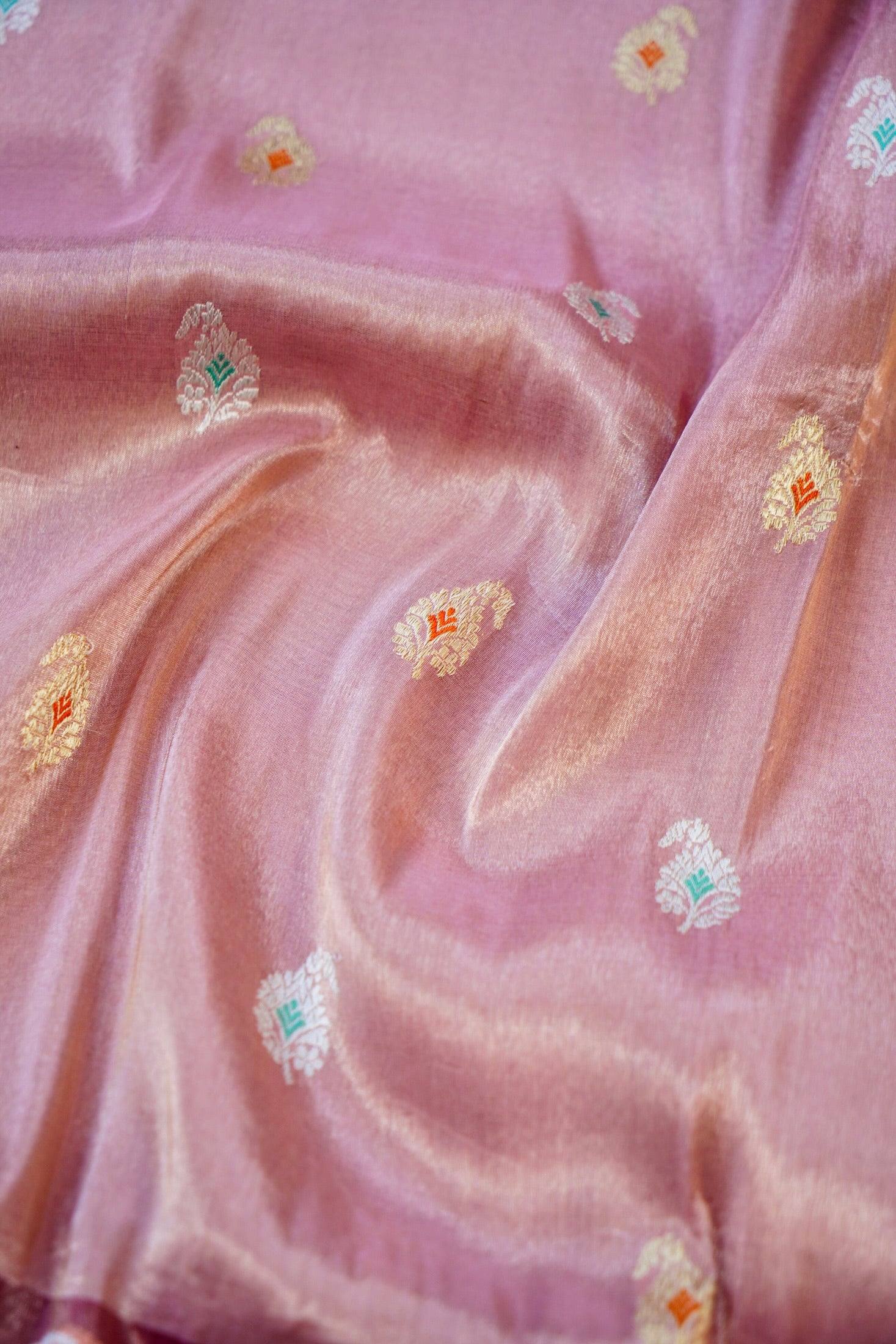 Handloom Banarasi Pure Silk Tissue Kadwa Saree