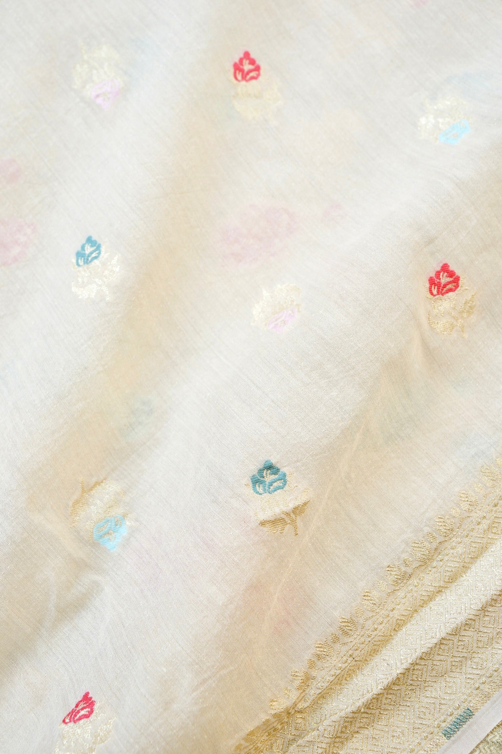 Moonga Silk Handloom Banarasi Dyeable Suit Fabric