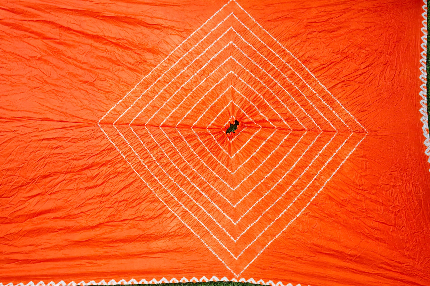 Handwoven Pure Silk Maharani Bandhani Hands Free Saree
