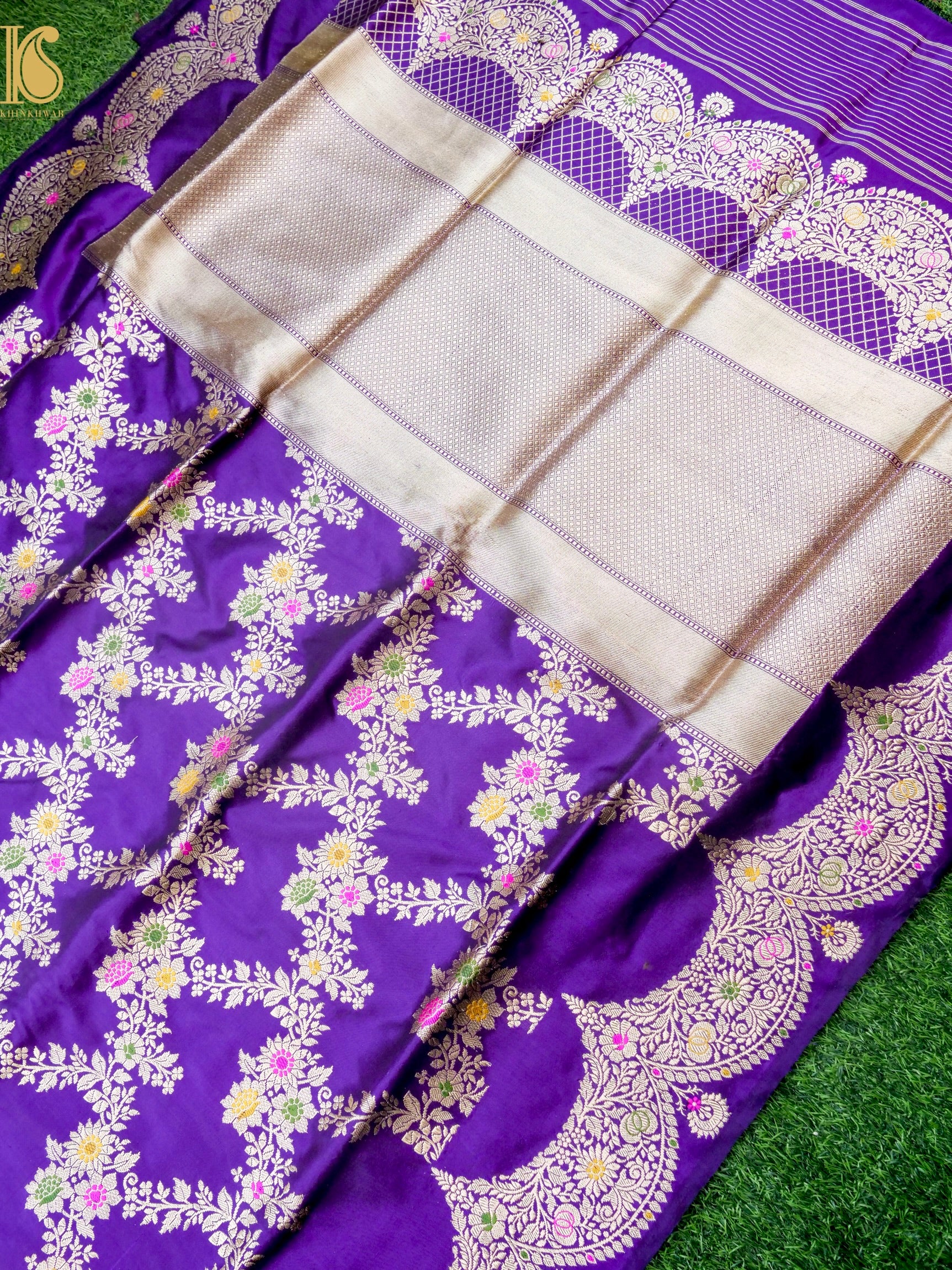 Banarasi Katan Silk Handwoven Kadwa Scalloped Border Saree