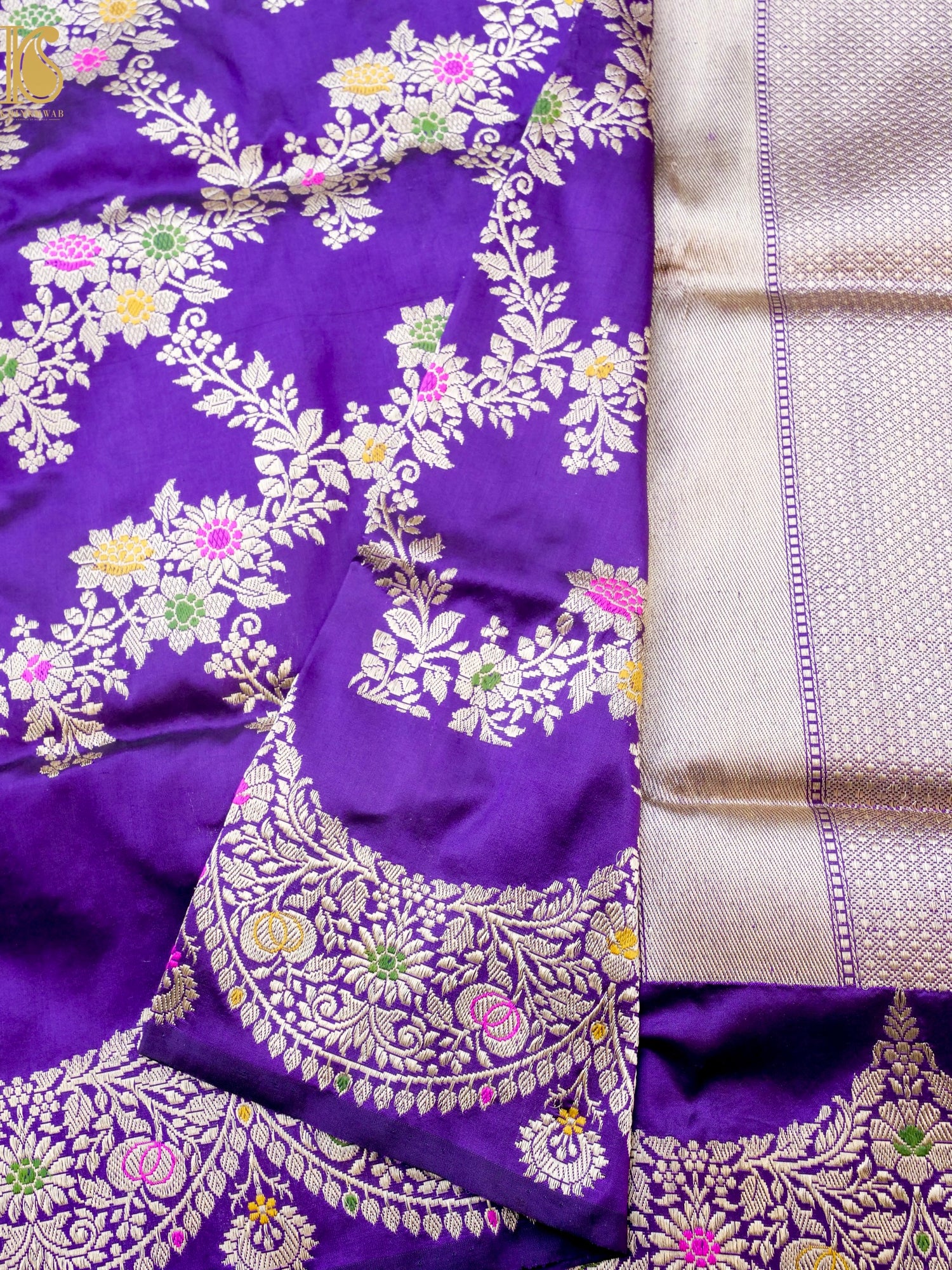 Banarasi Katan Silk Handwoven Kadwa Scalloped Border Saree