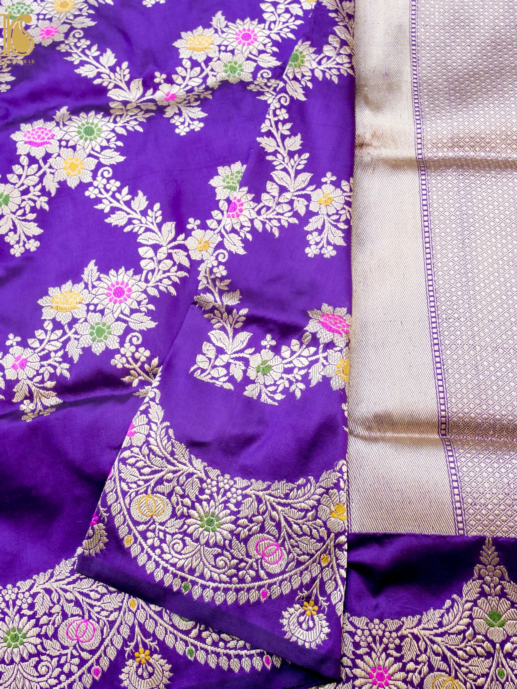 Banarasi Katan Silk Handwoven Kadwa Scalloped Border Saree