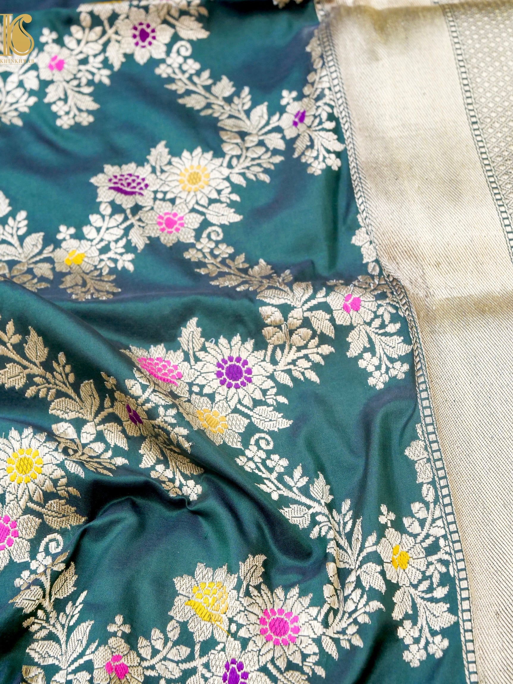 Banarasi Katan Silk Handwoven Kadwa Scalloped Border Saree