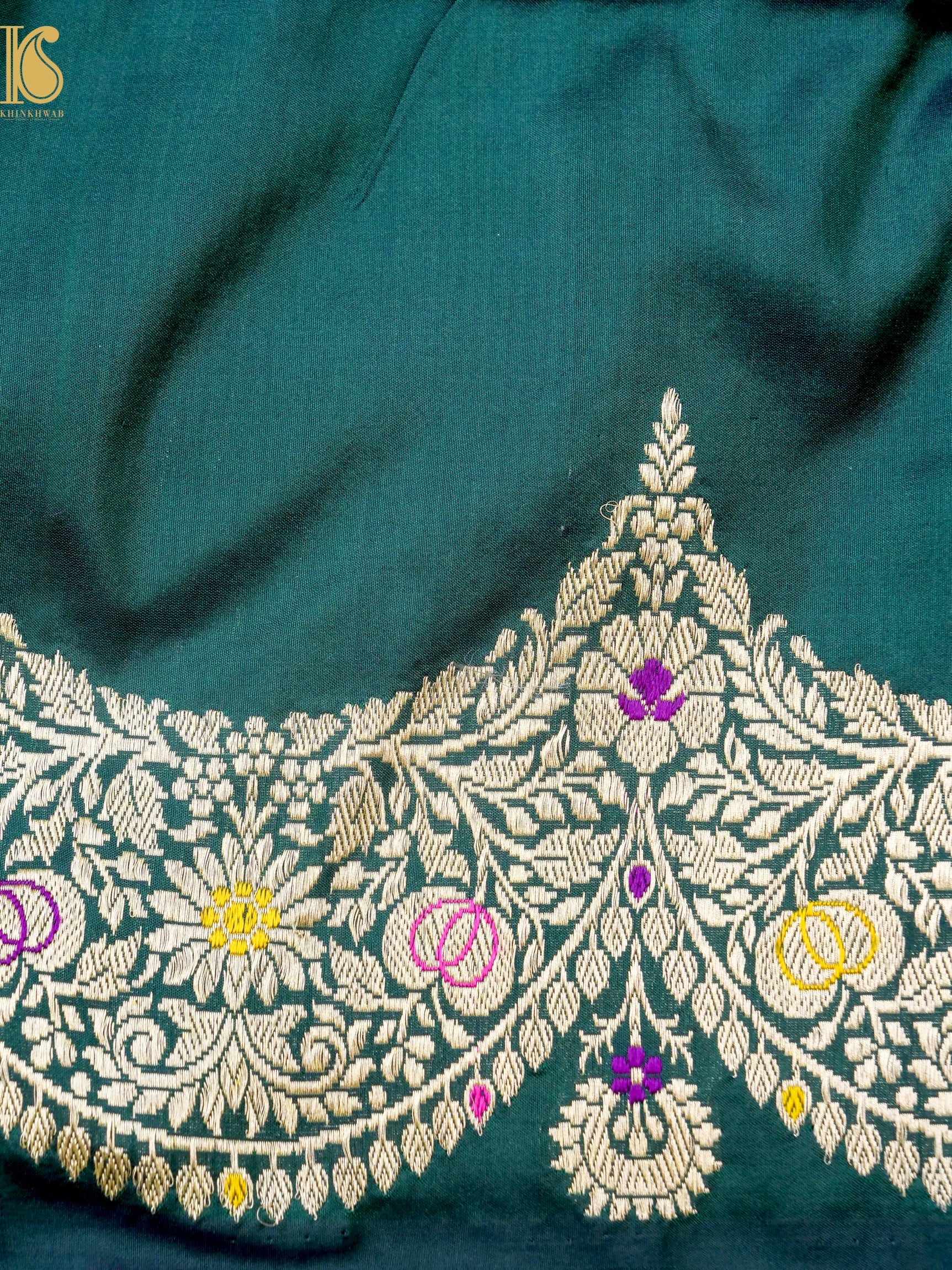 Banarasi Katan Silk Handwoven Kadwa Scalloped Border Saree