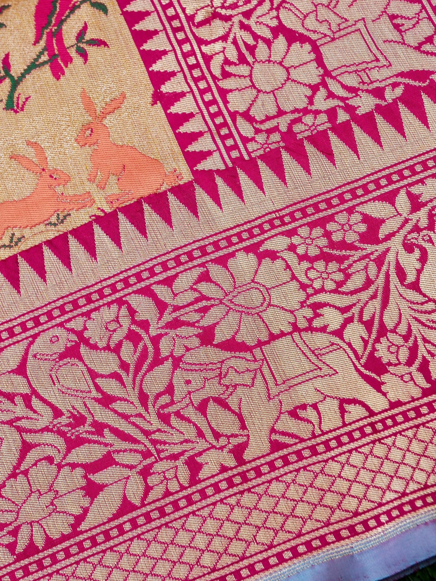 Handwoven Banarasi Katan Silk Kadwa Shikargah Saree