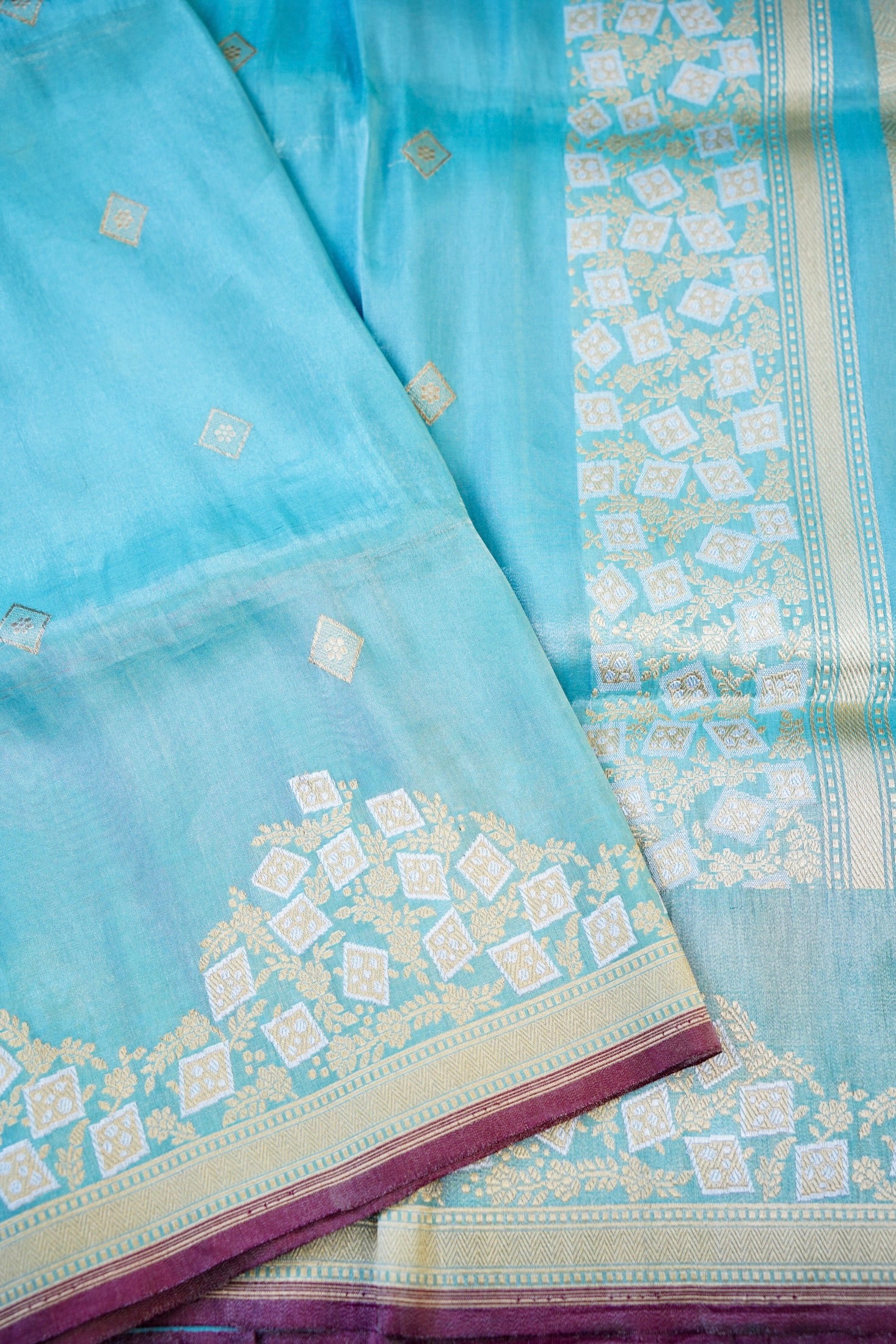 Handloom Banarasi Pure Silk Tissue Kadwa Saree