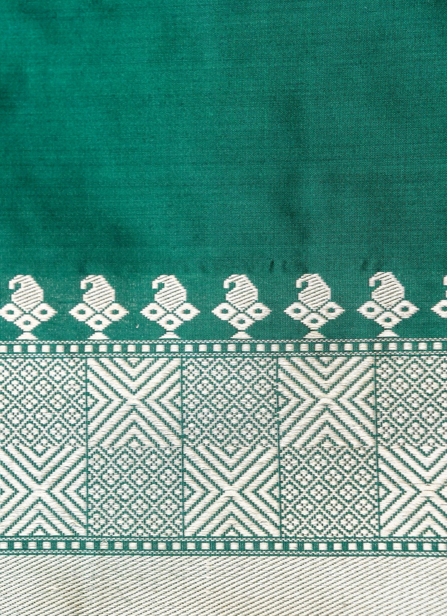 Banarasi Katan Silk Handwoven Kadwa Jaal Saree