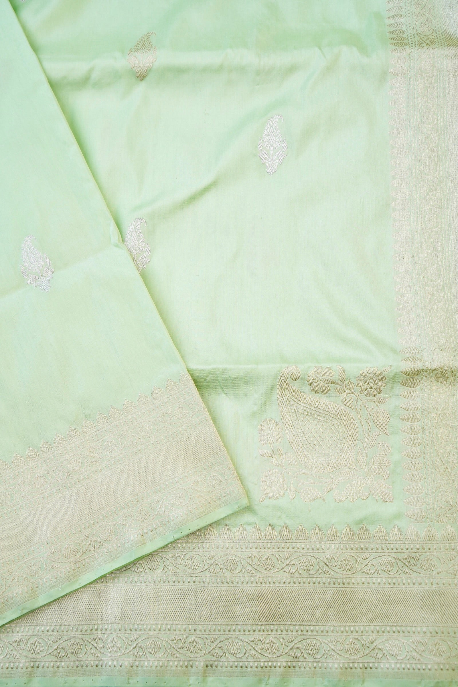 Handloom Banarasi Pure Katan Silk Kadwa Saree