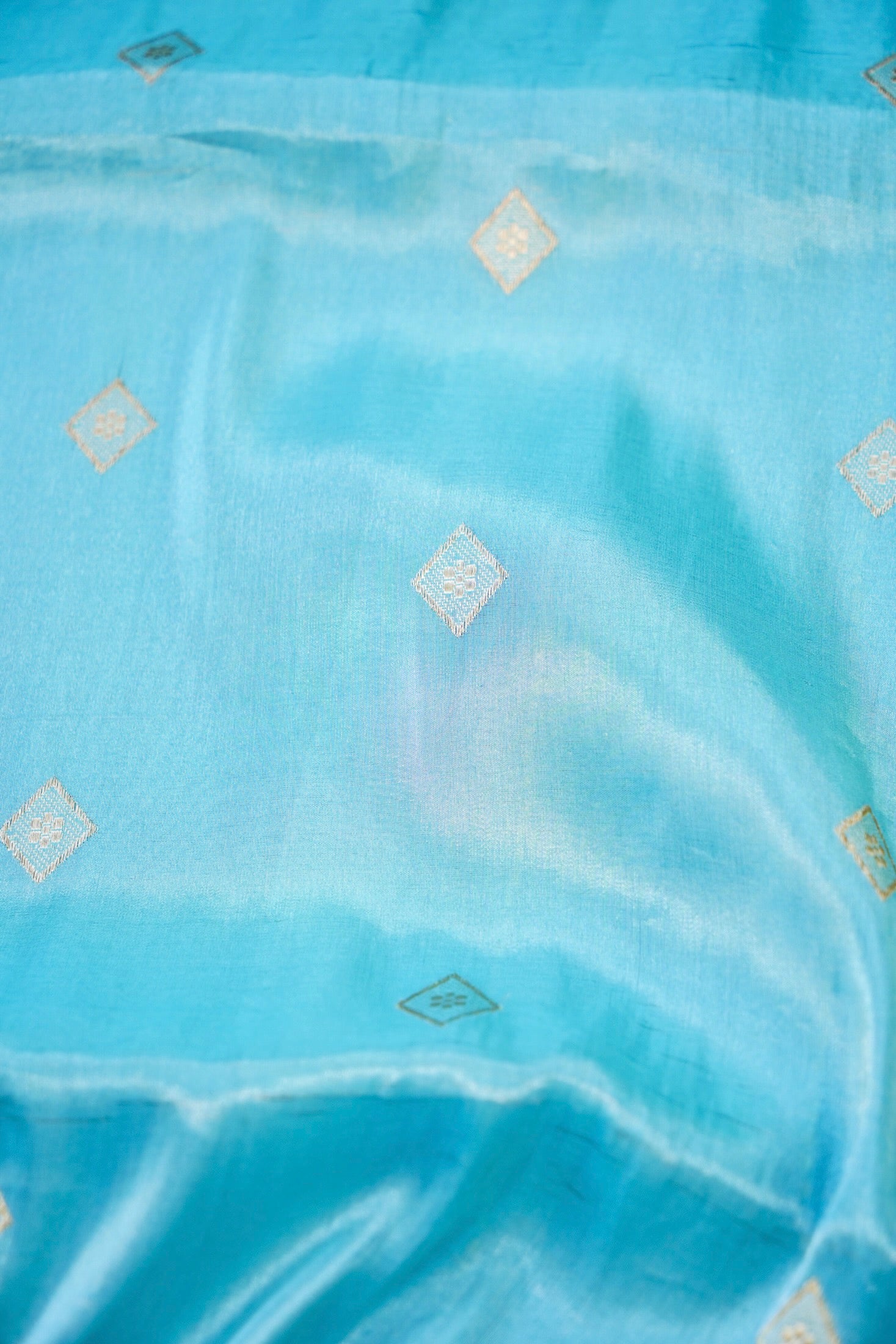 Handloom Banarasi Pure Silk Tissue Kadwa Saree