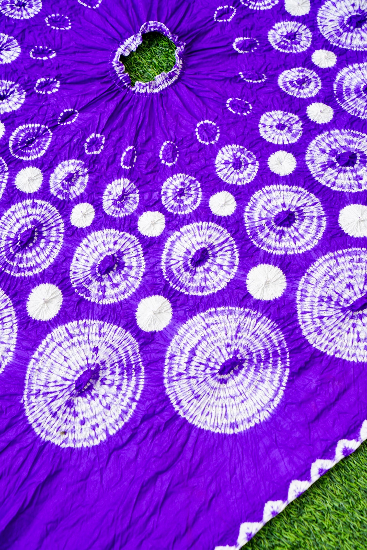 Handwoven Pure Silk Maharani Bandhani Hands Free Saree