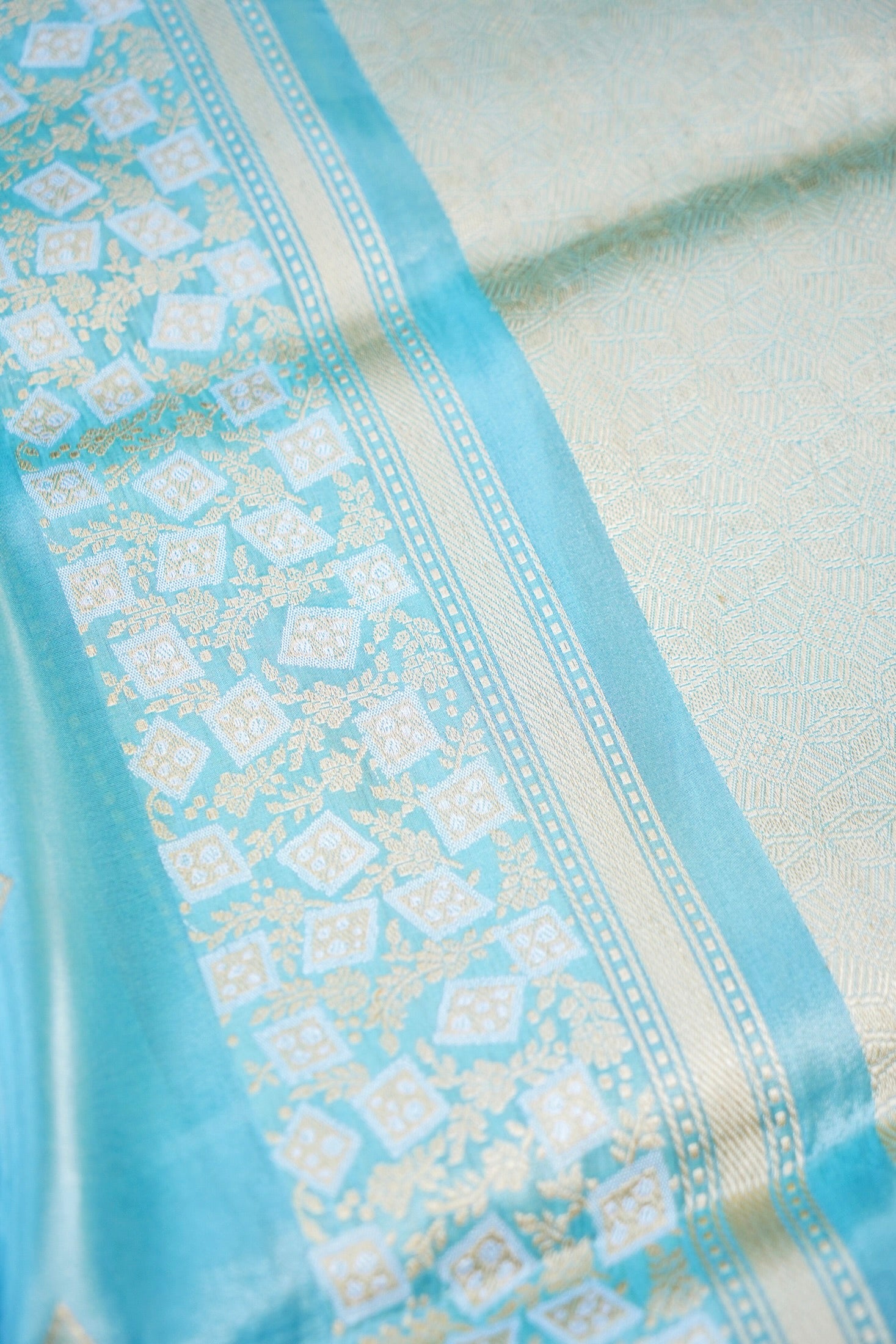 Handloom Banarasi Pure Silk Tissue Kadwa Saree