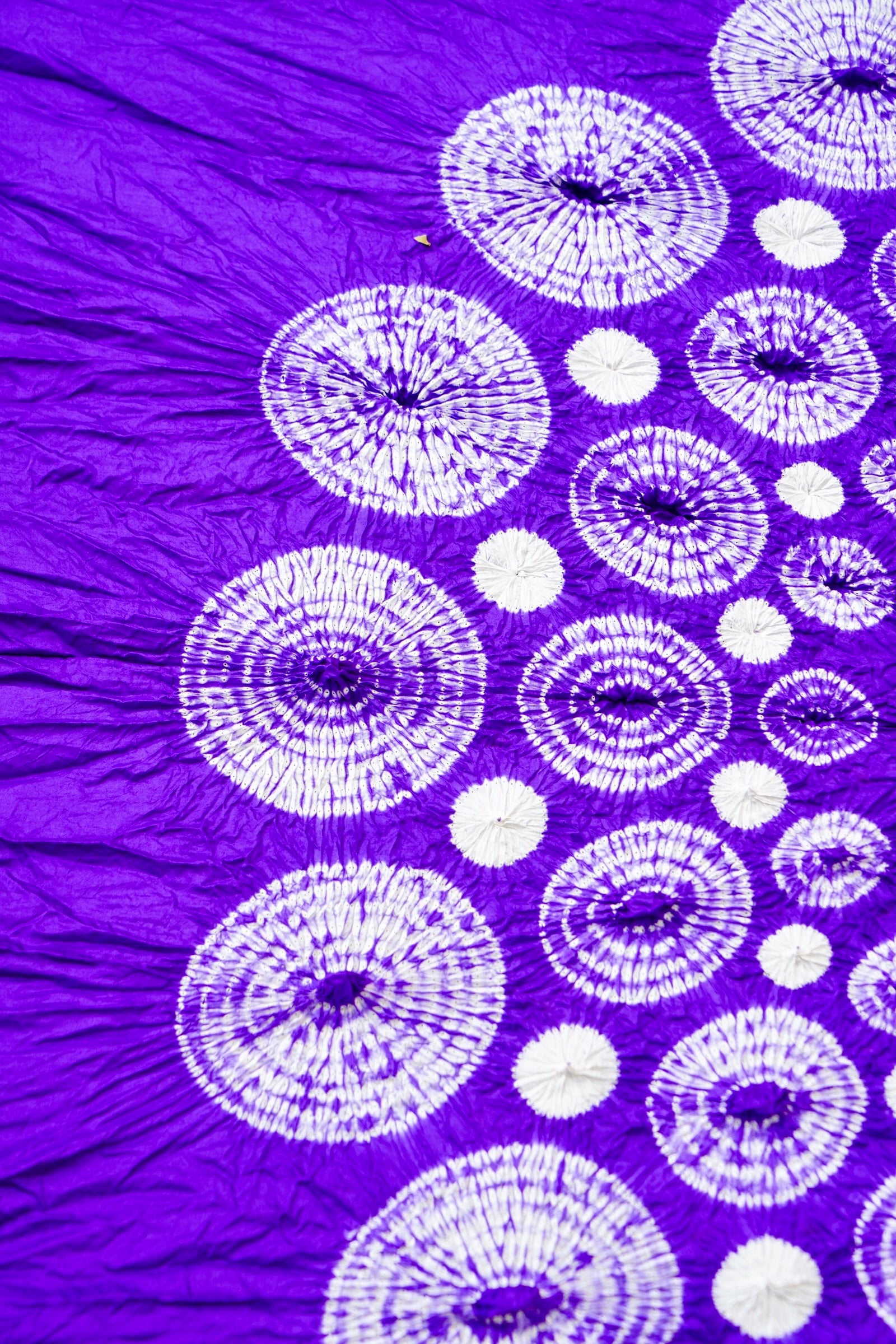 Handwoven Pure Silk Maharani Bandhani Hands Free Saree