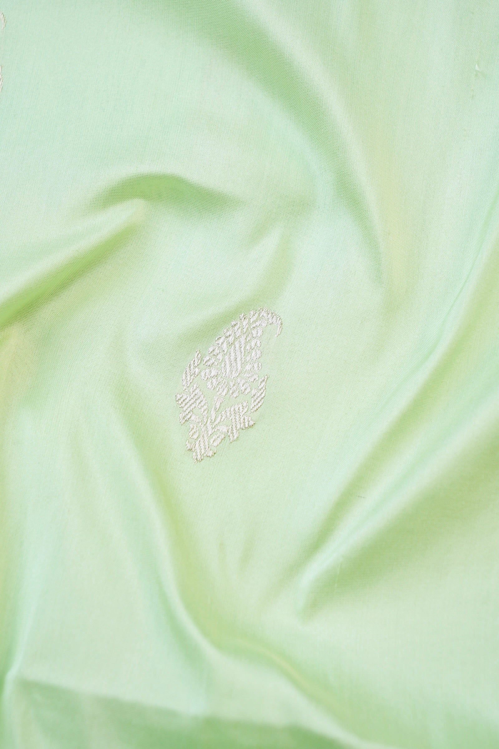 Handloom Banarasi Pure Katan Silk Kadwa Saree
