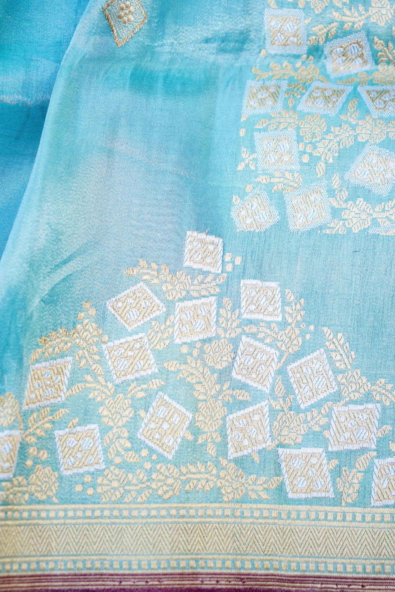 Handloom Banarasi Pure Silk Tissue Kadwa Saree