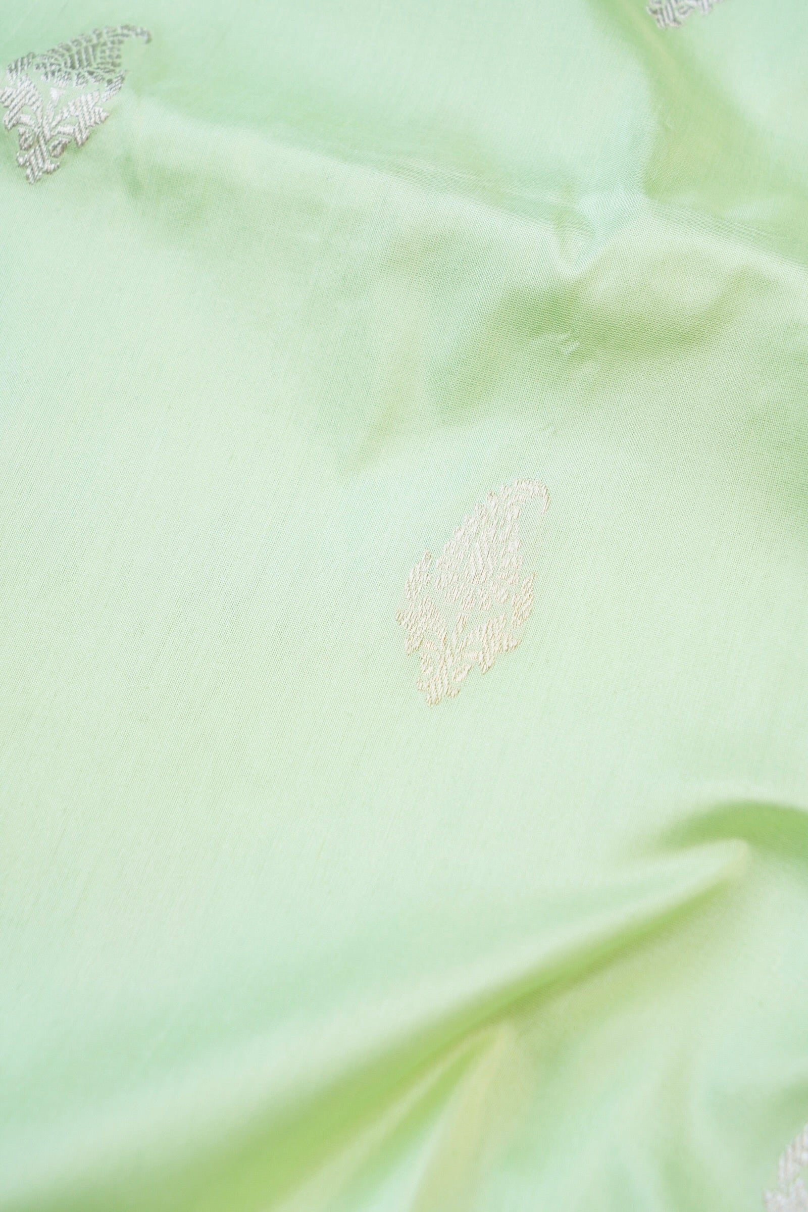 Handloom Banarasi Pure Katan Silk Kadwa Saree
