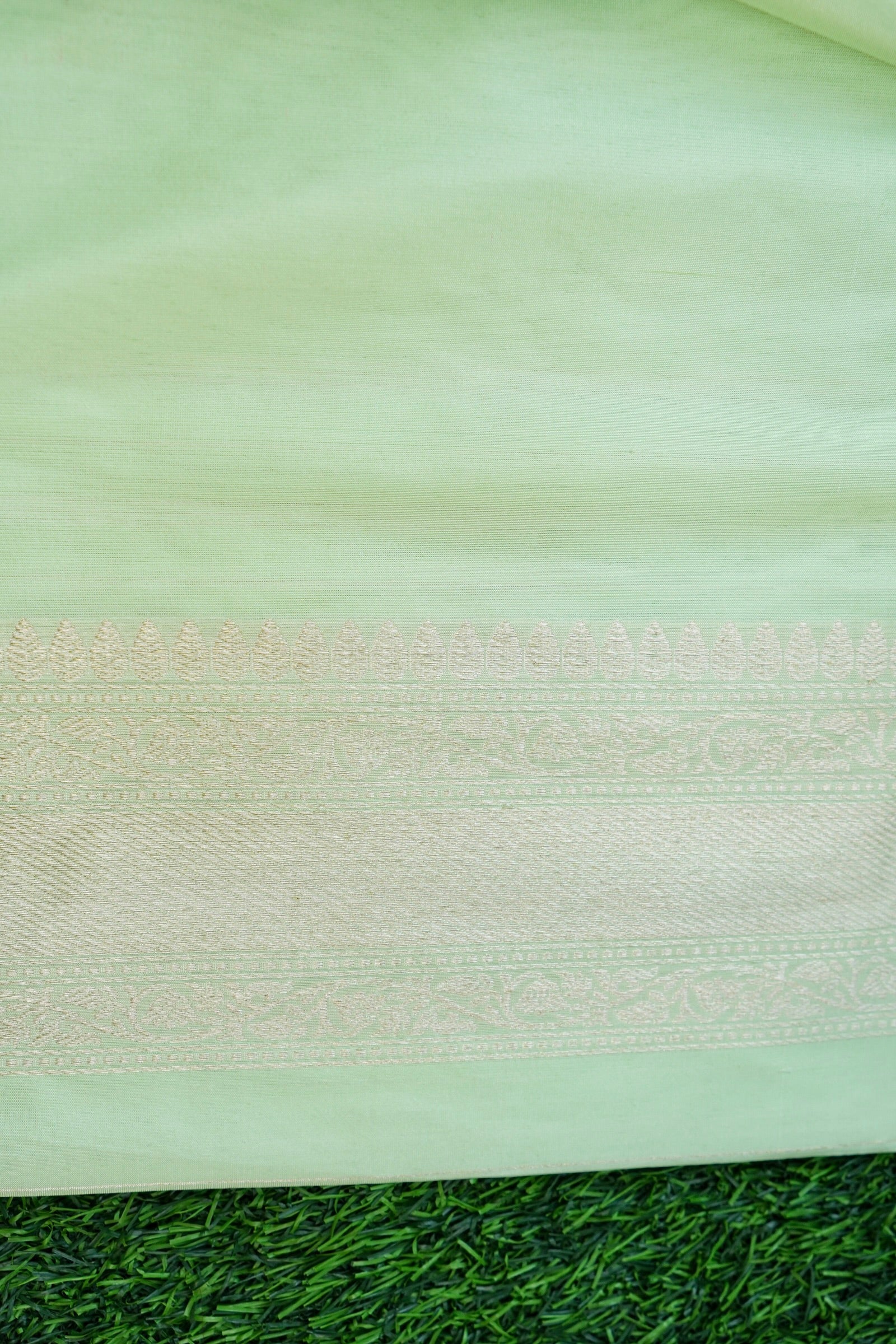 Handloom Banarasi Pure Katan Silk Kadwa Saree