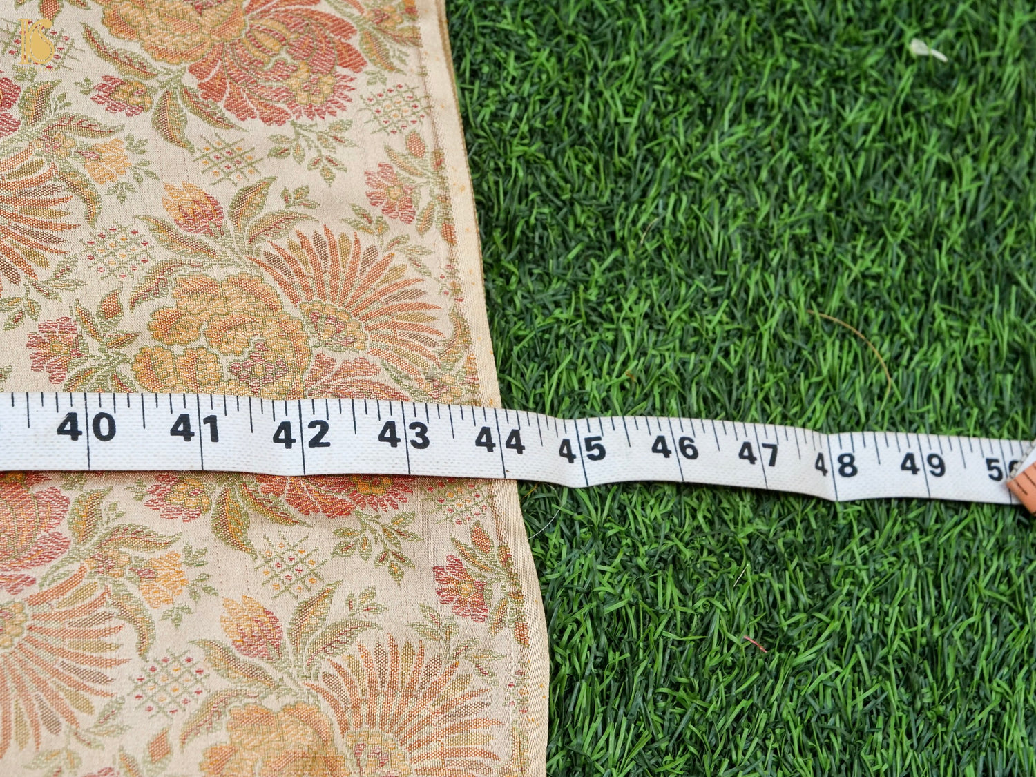 Handloom Banarasi Juhi Tanchoi Silk Fabric