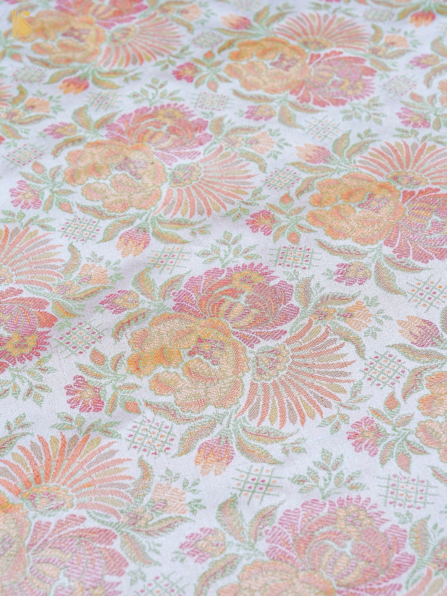 Handloom Banarasi Juhi Tanchoi Silk Fabric