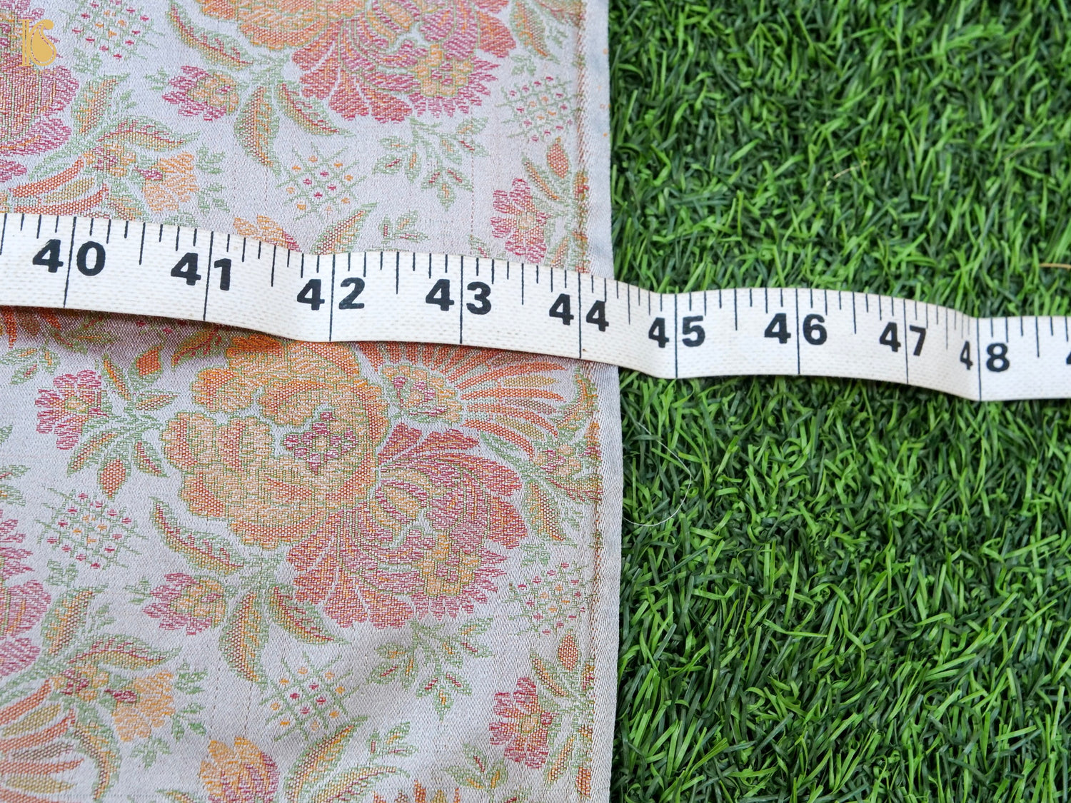 Handloom Banarasi Juhi Tanchoi Silk Fabric