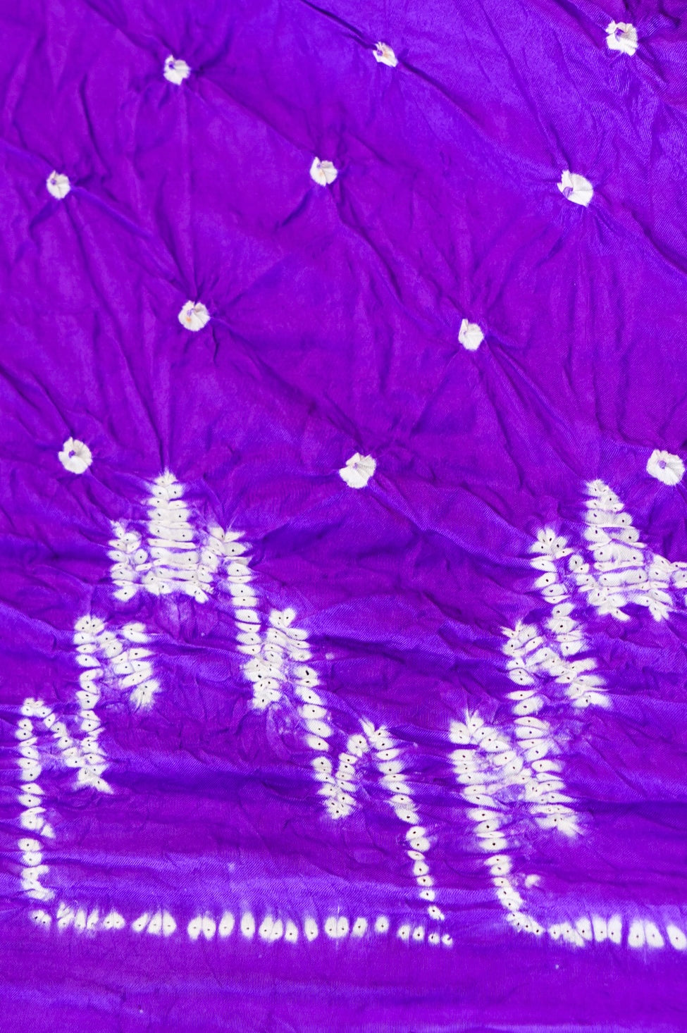 Handwoven Pure Silk Maharani Bandhani Hands Free Saree