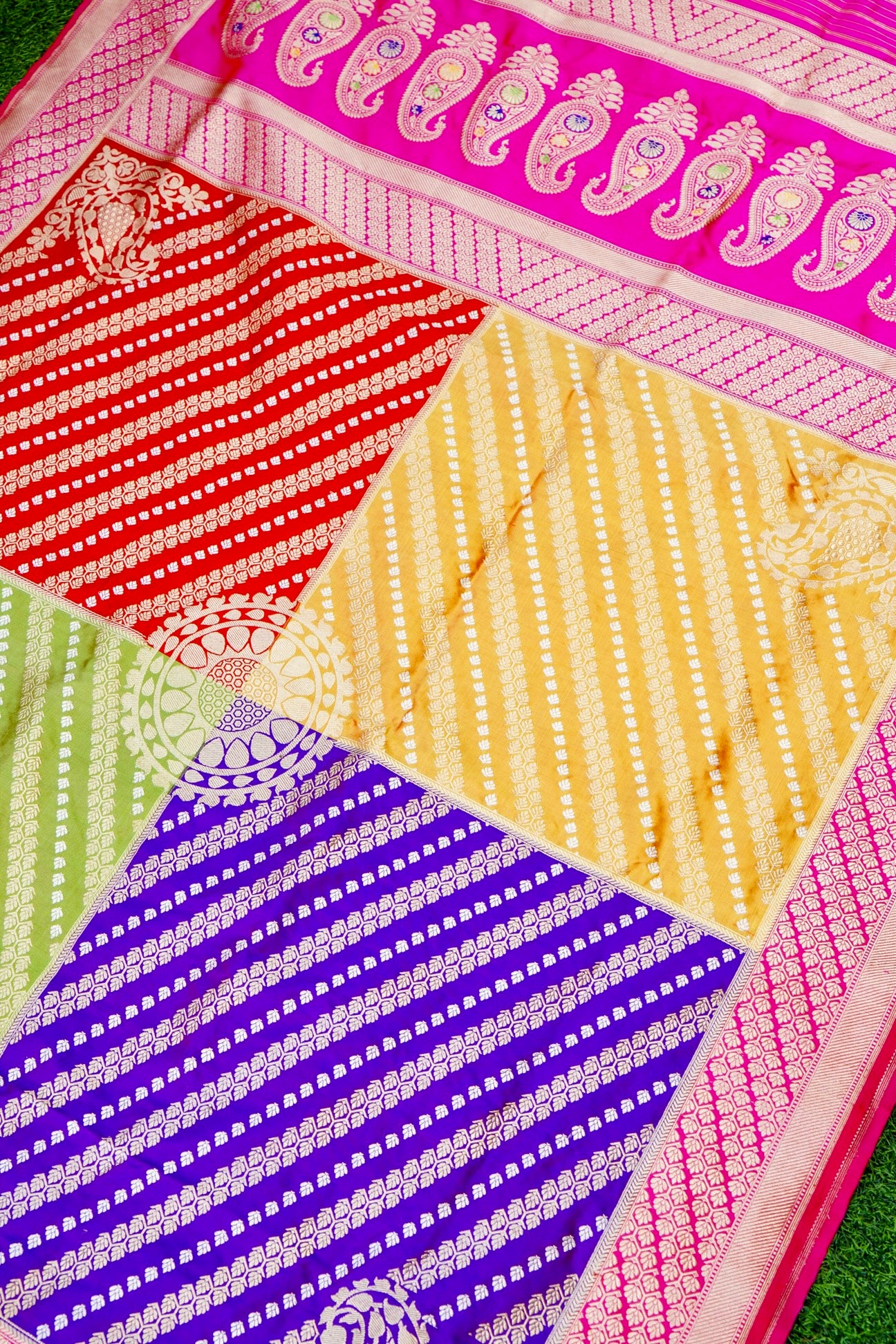 Handloom Banarasi Chauki Rangkat Pink Silk Saree