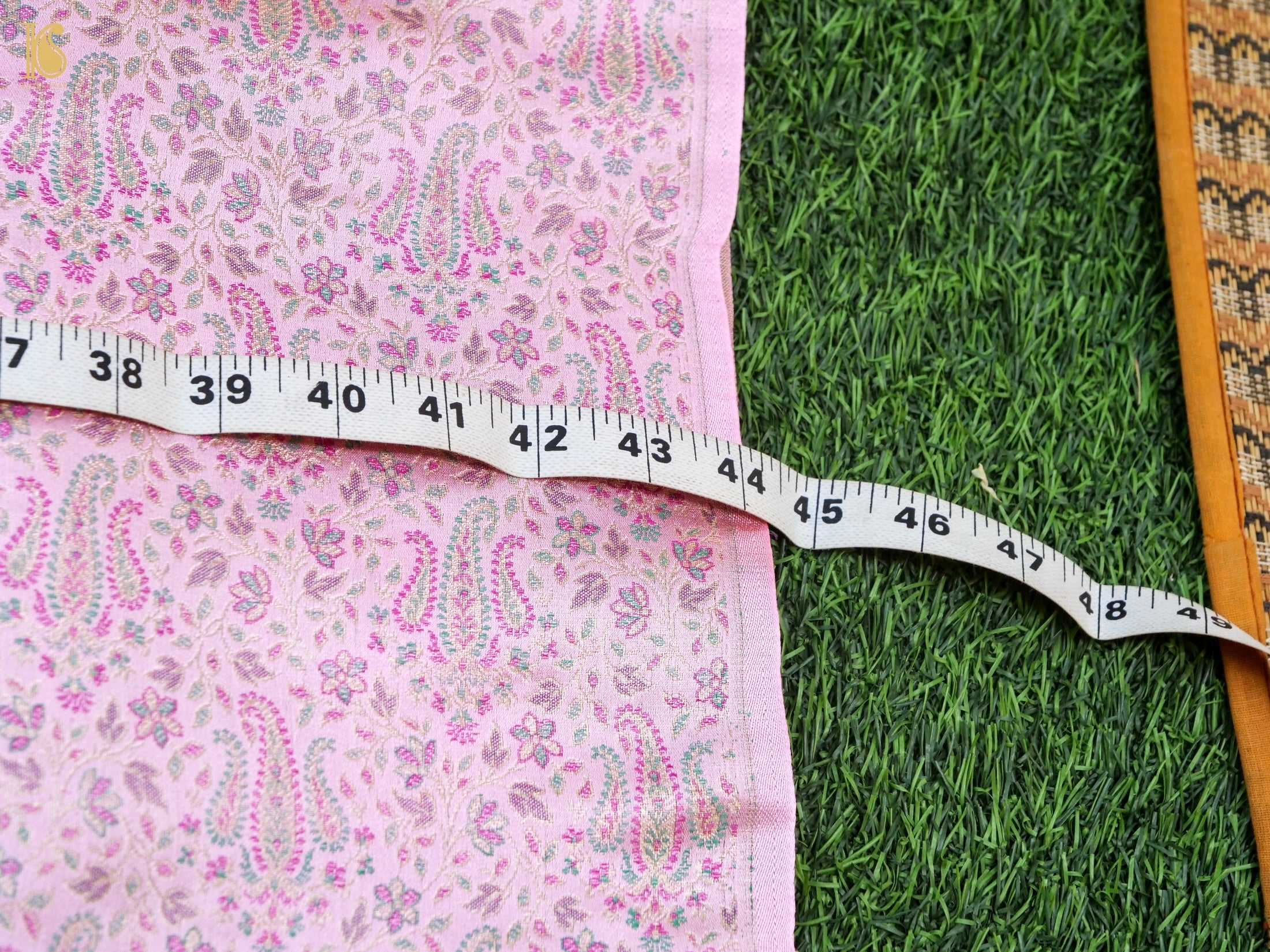 Handloom Banarasi Tanchoi Silk Nawabi Ambi Fabric