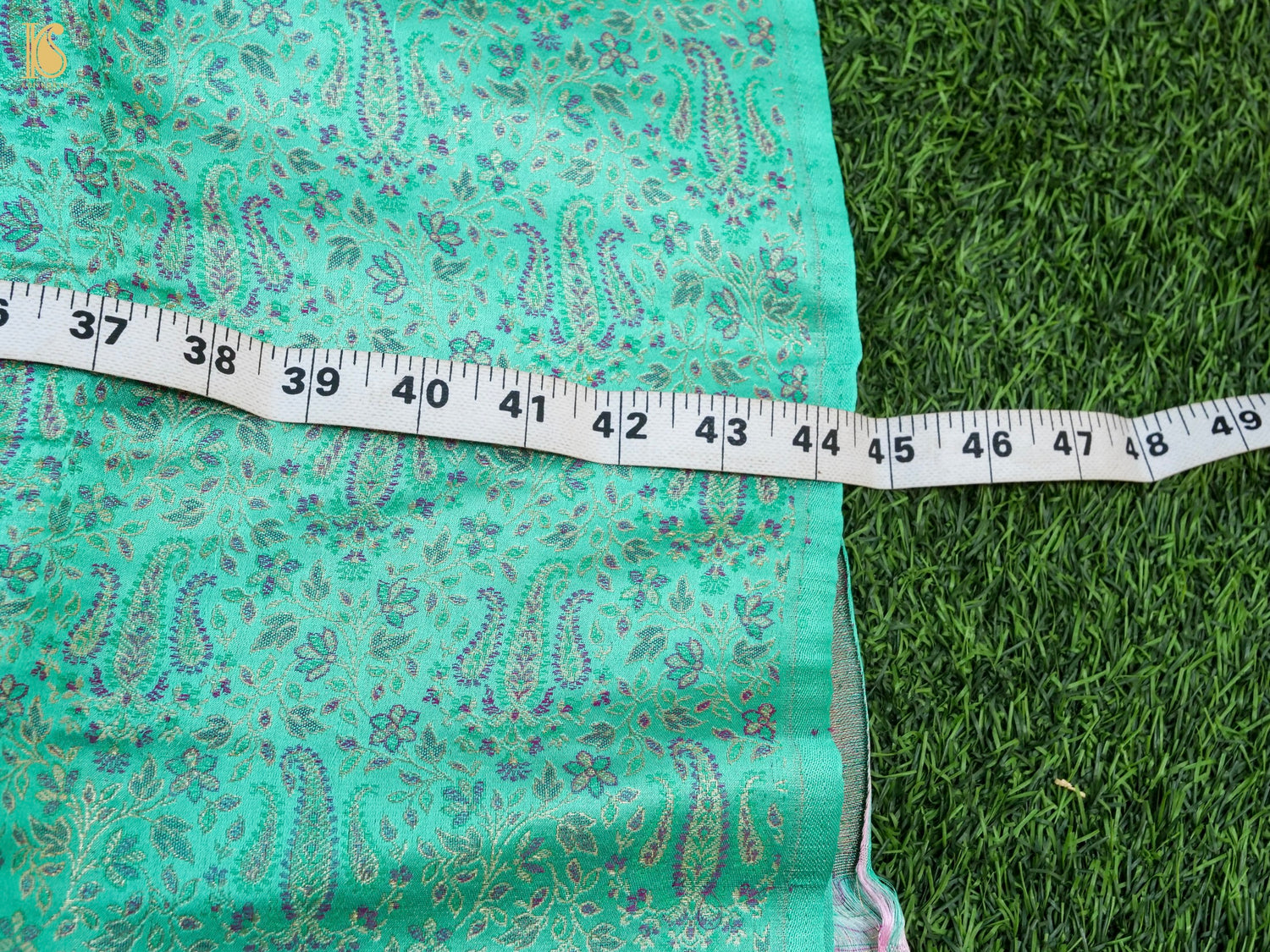 Handloom Banarasi Tanchoi Silk Nawabi Ambi Fabric