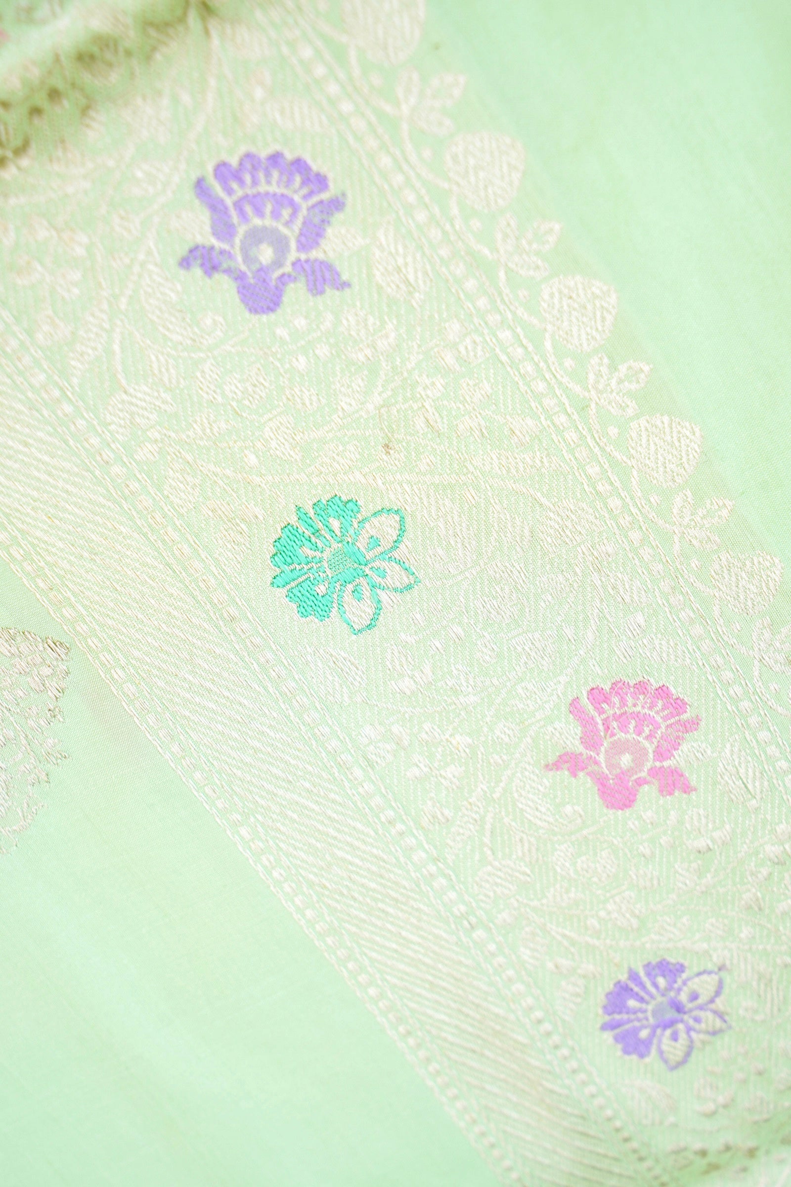 Handloom Banarasi Pure Katan Silk Kadwa Saree