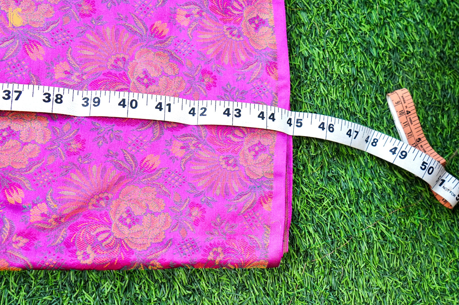 Handloom Banarasi Juhi Tanchoi Silk Fabric