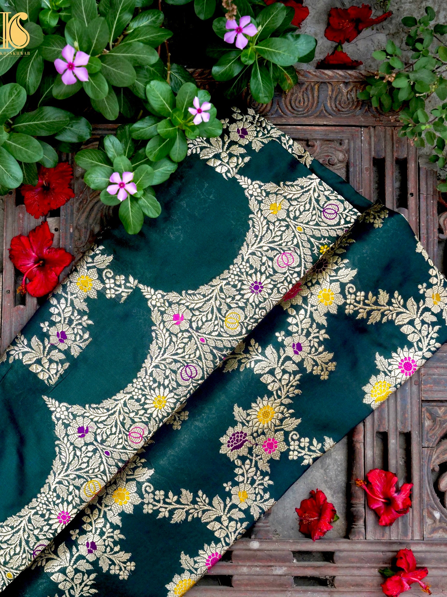 Banarasi Katan Silk Handwoven Kadwa Scalloped Border Saree