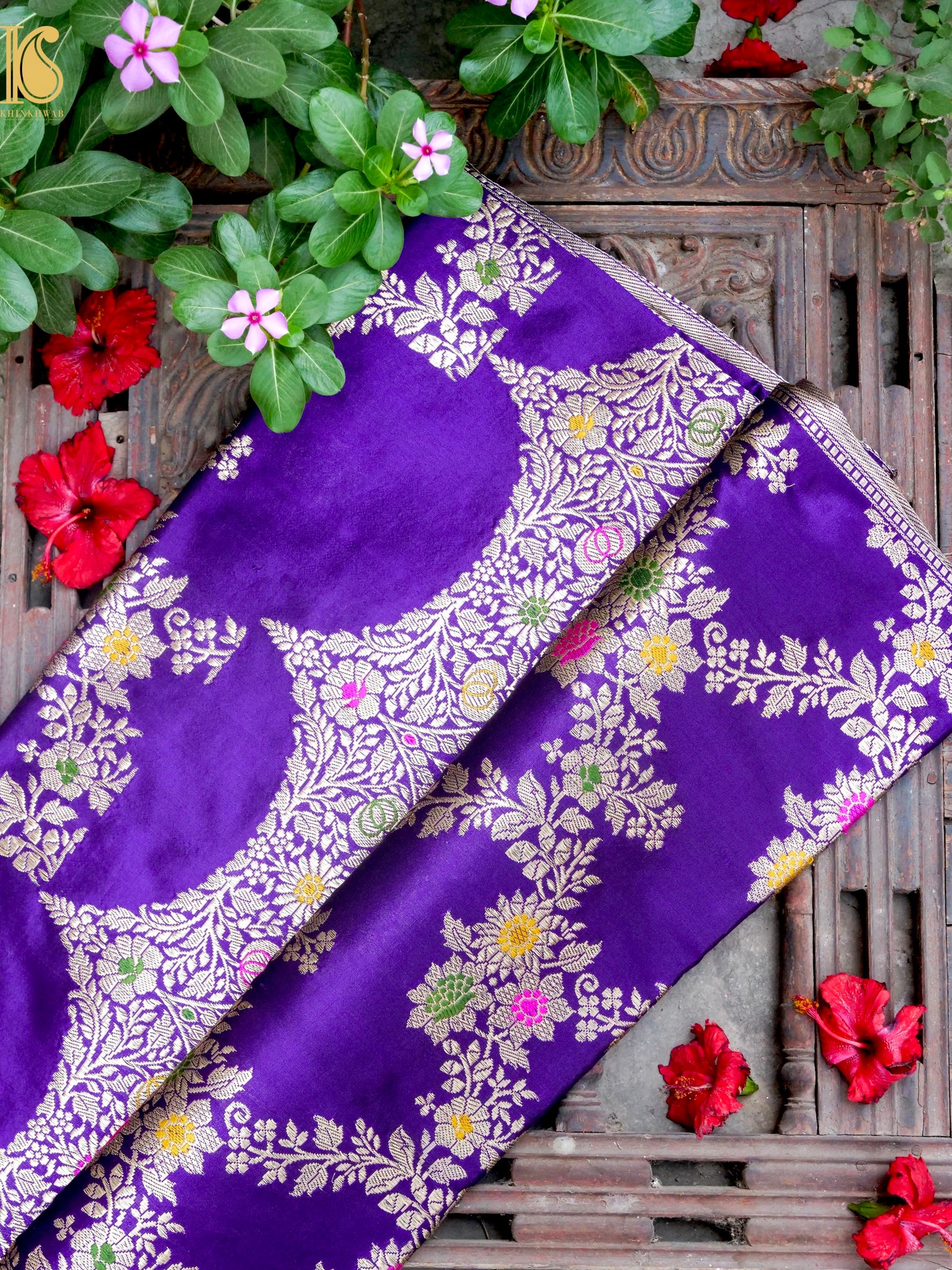 Banarasi Katan Silk Handwoven Kadwa Scalloped Border Saree