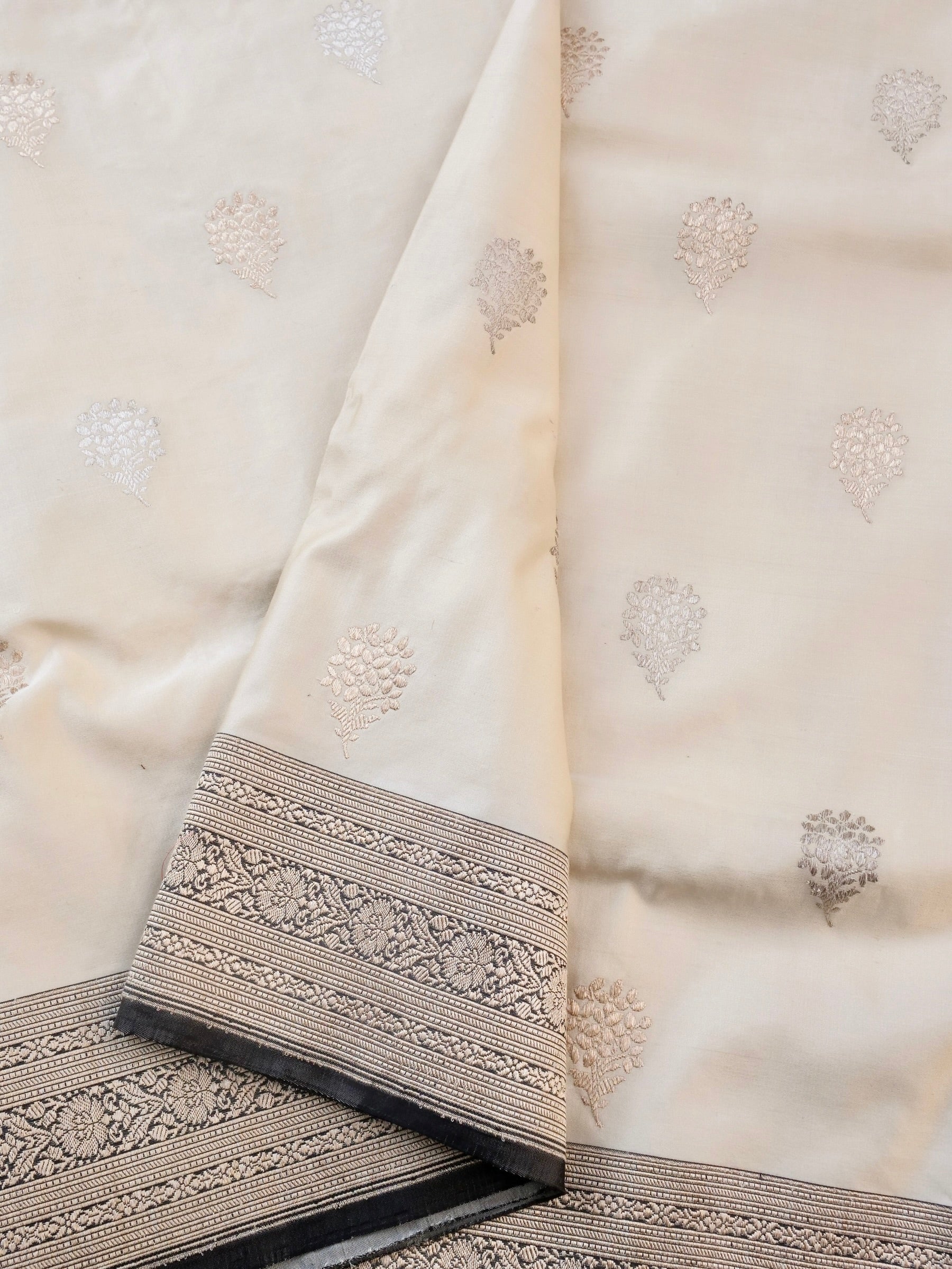 Handloom Banarasi Mashru Silk Tanchoi Kadwa Saree - Khinkhwab