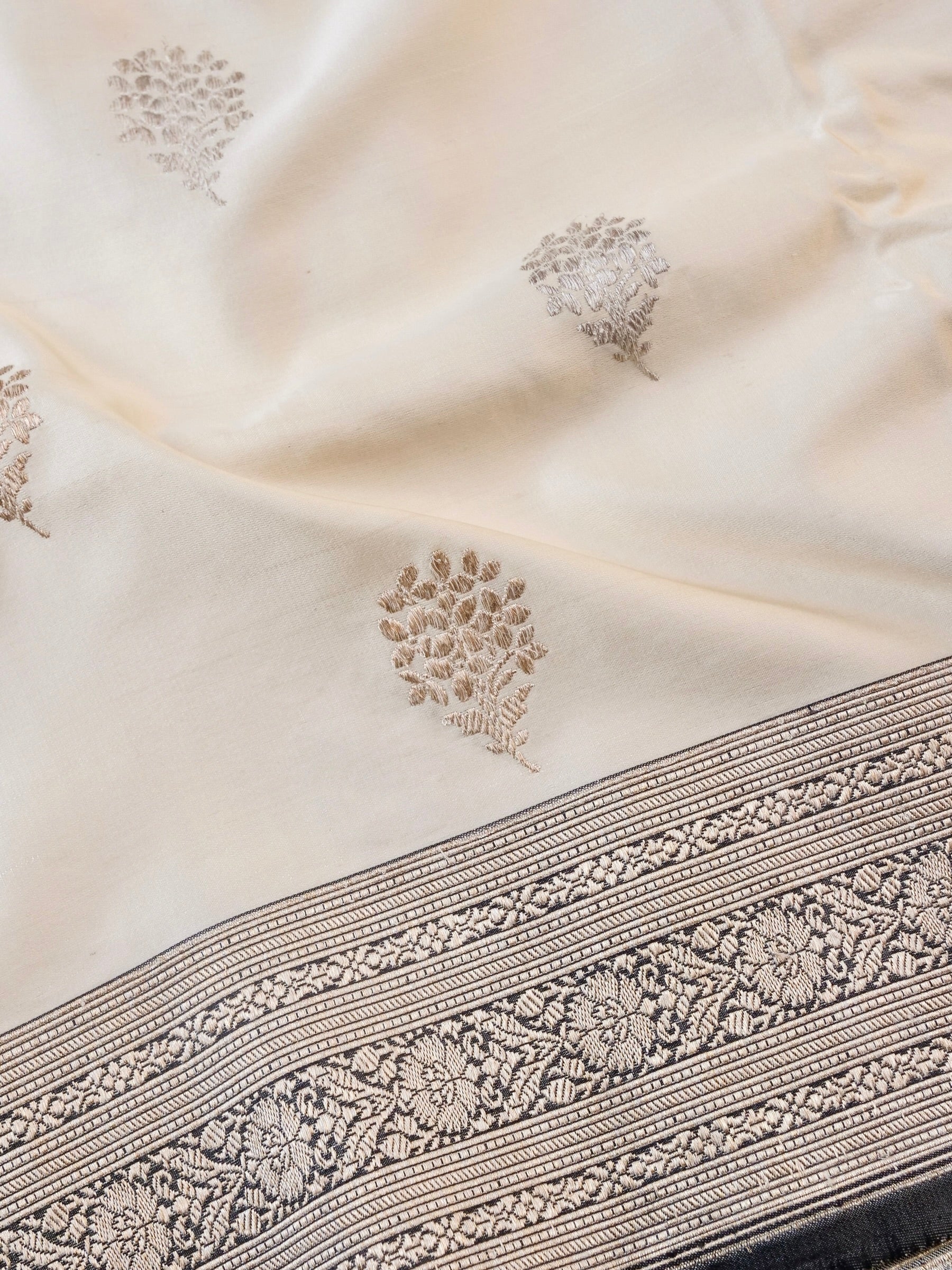 Handloom Banarasi Mashru Silk Tanchoi Kadwa Saree - Khinkhwab